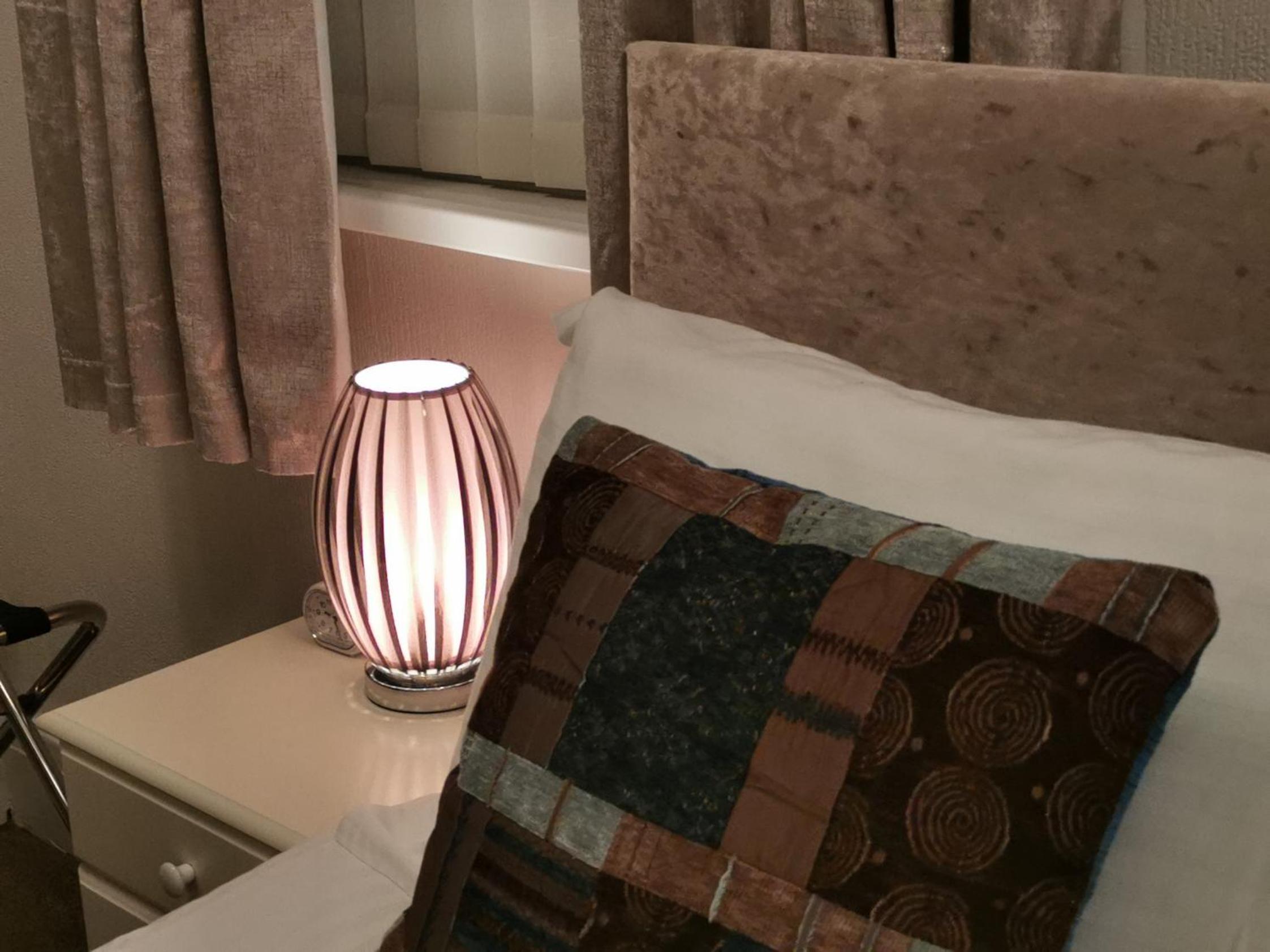 Standard Twin Room - Photo 9