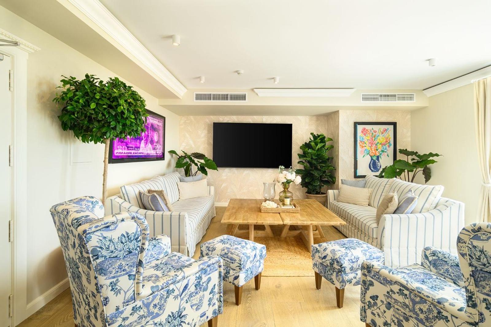 Junior Suite with Balcony