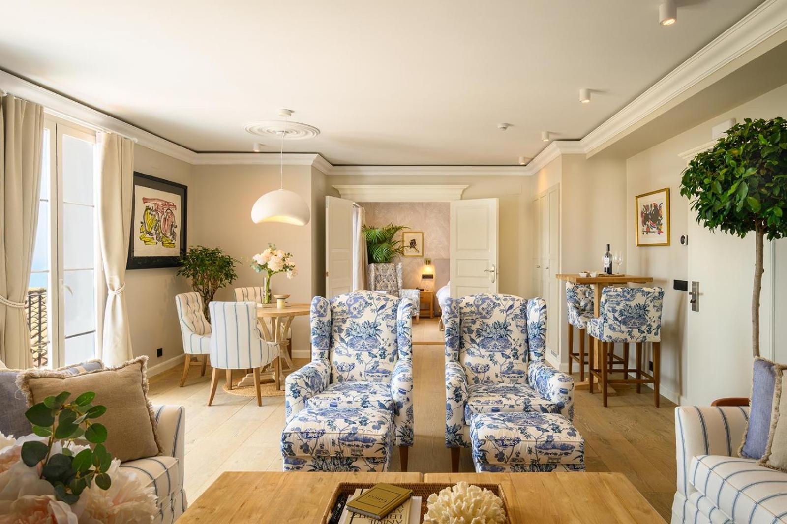 Junior Suite with Balcony