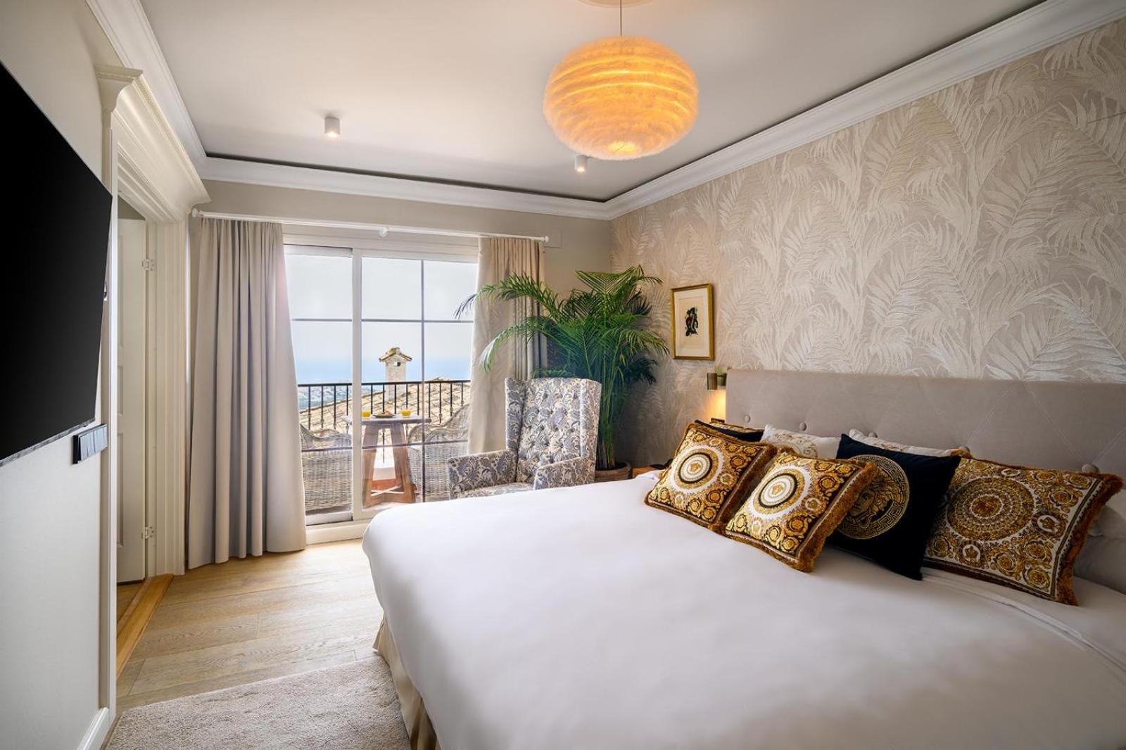 Junior Suite with Balcony
