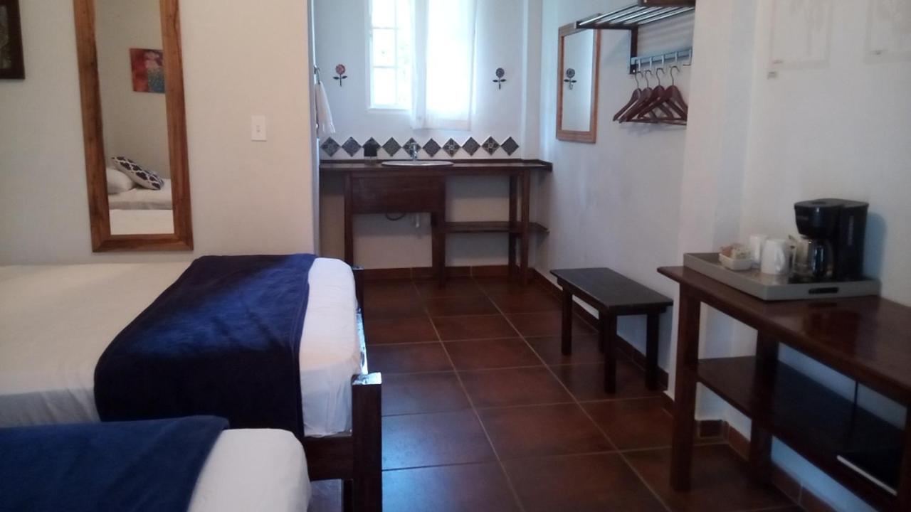 Family Room with Garden View photo 3