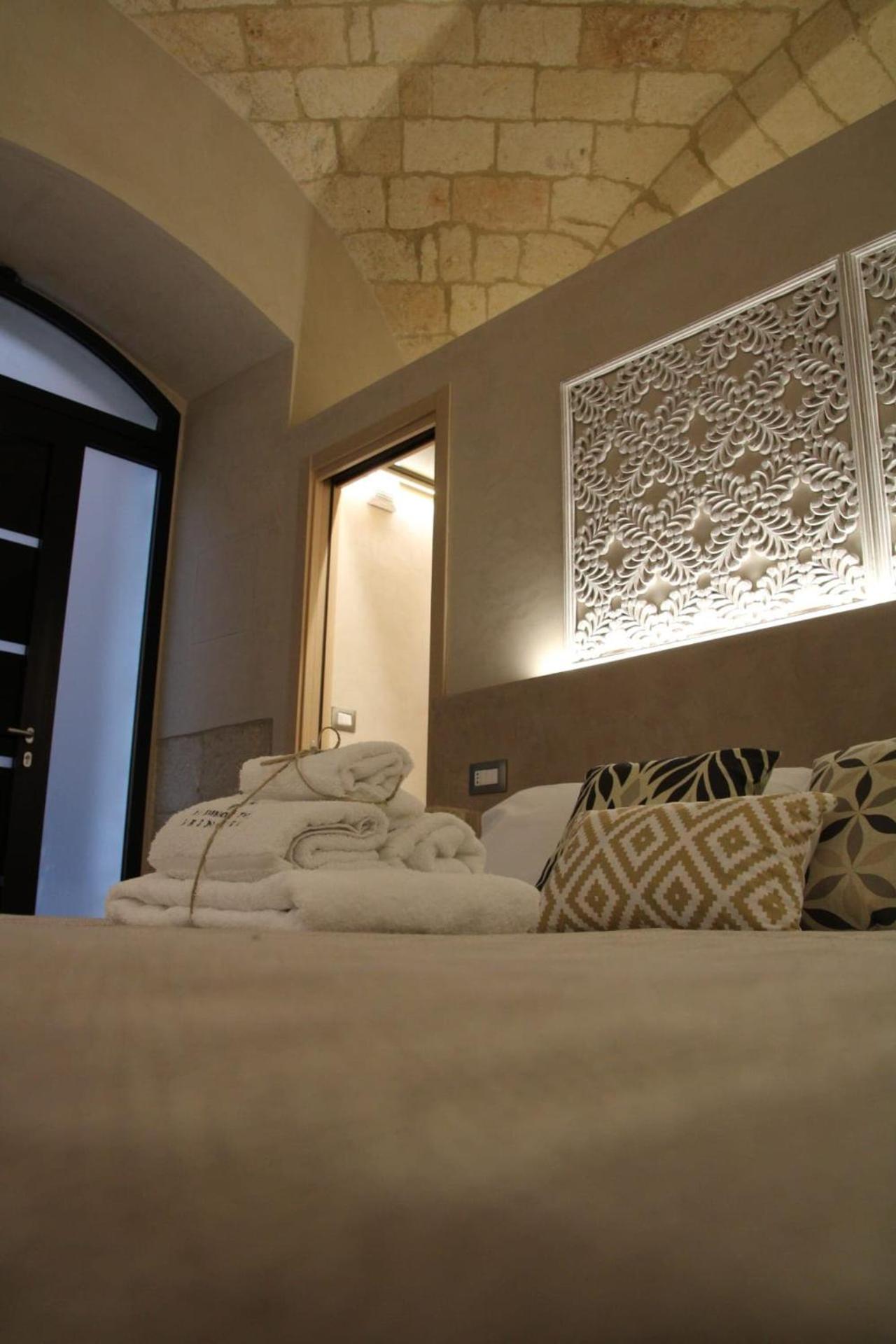 Deluxe Room - Photo 21