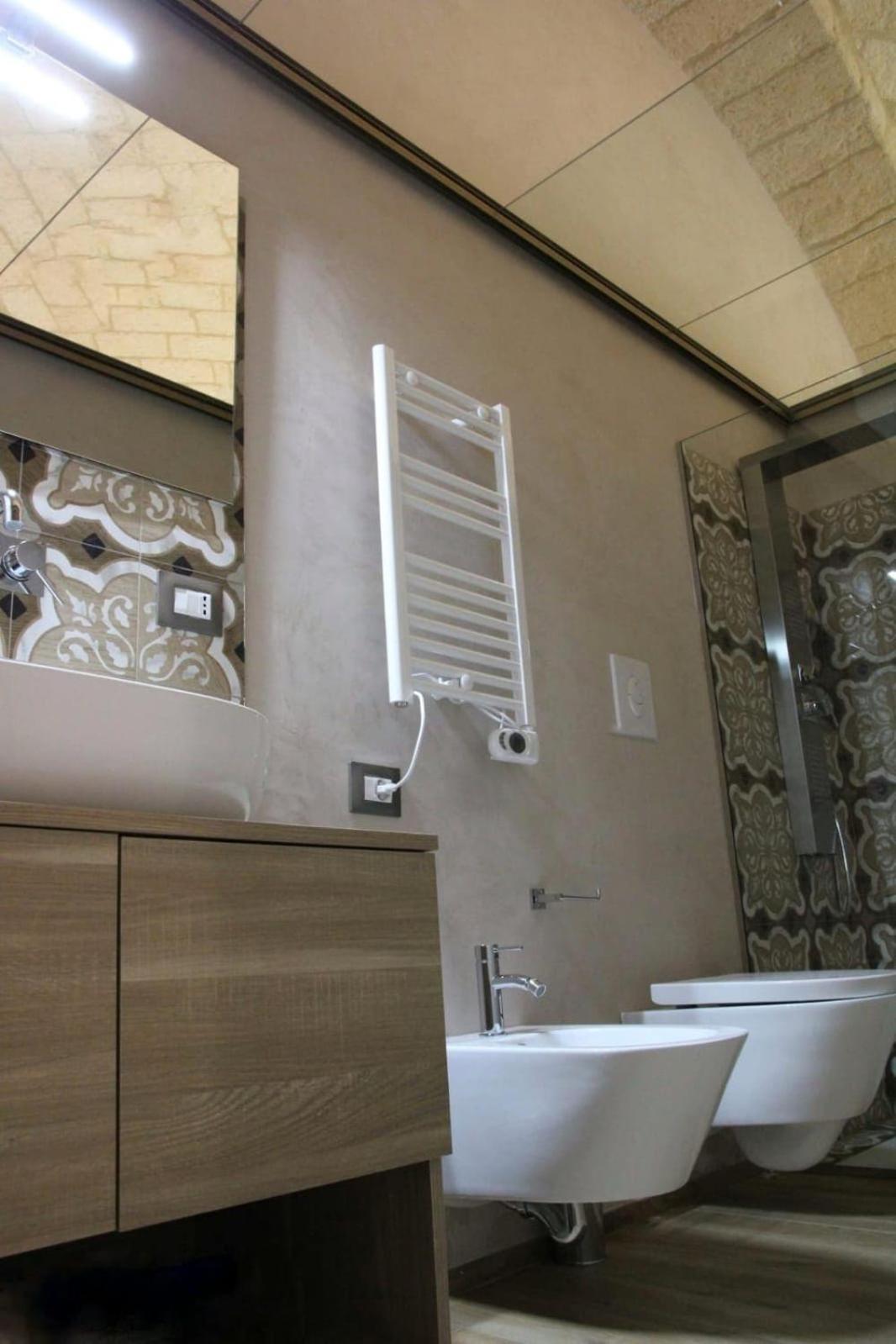 Deluxe Room - Photo 12