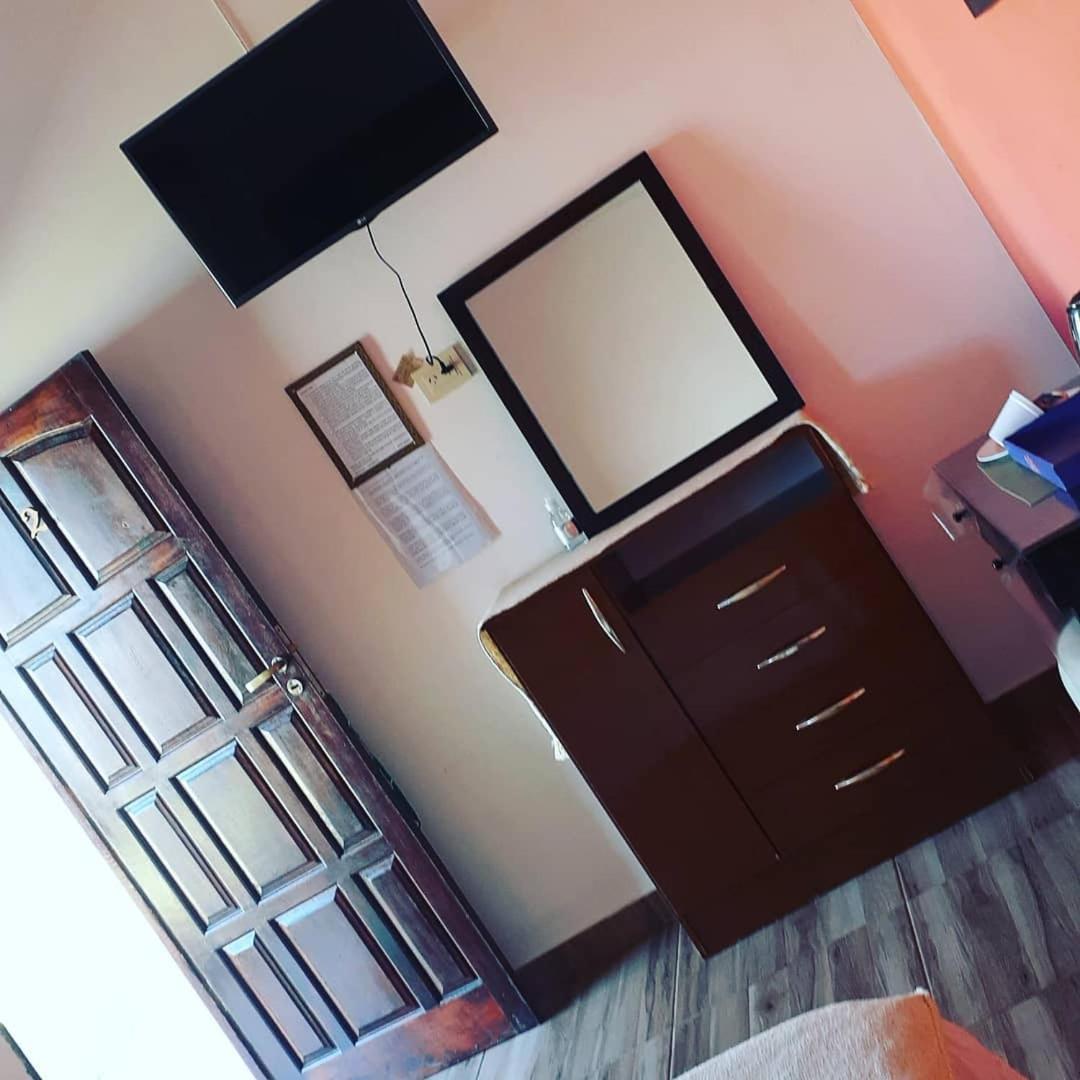 Standard Queen Room photo 2
