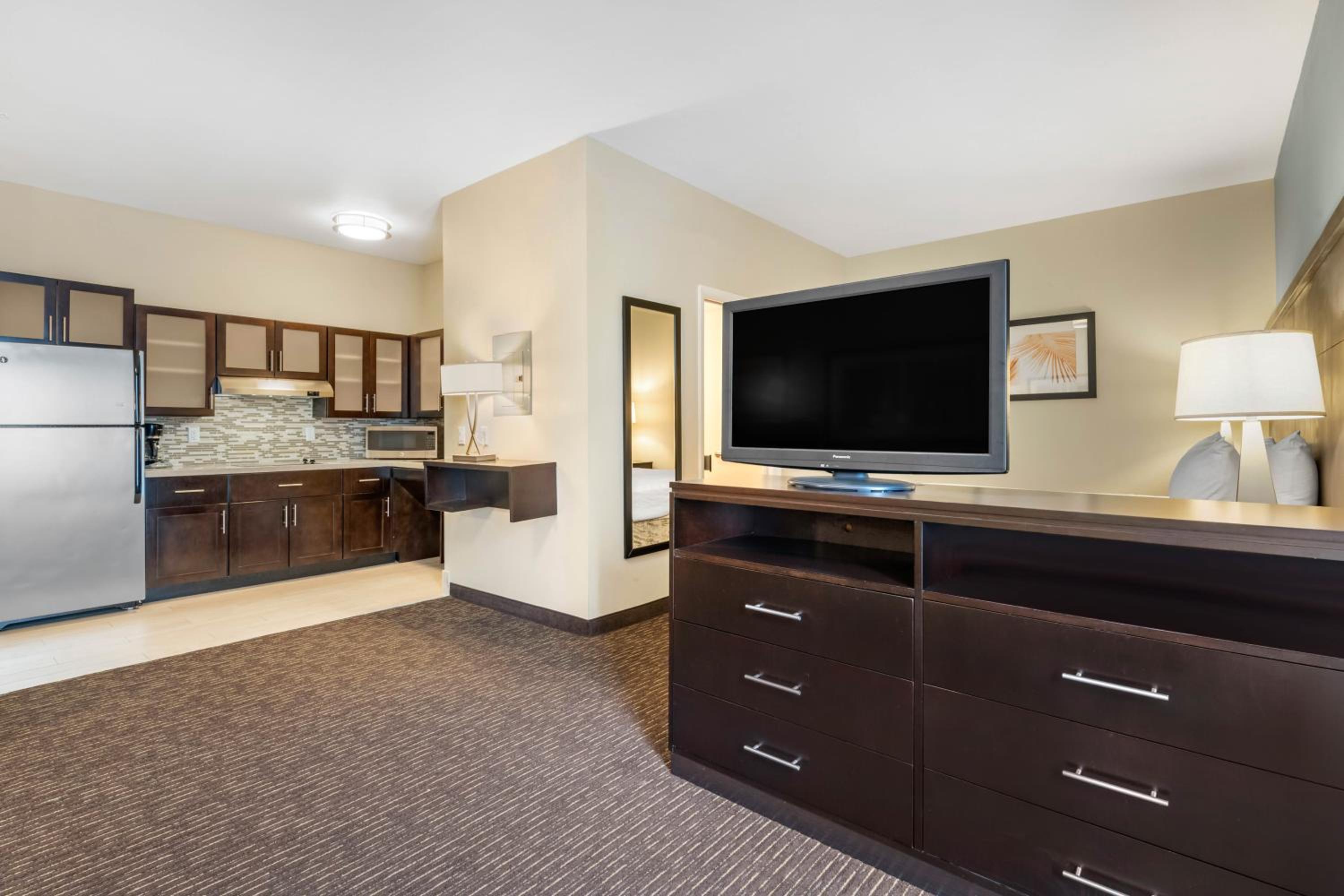 Studio Suite - Photo 6