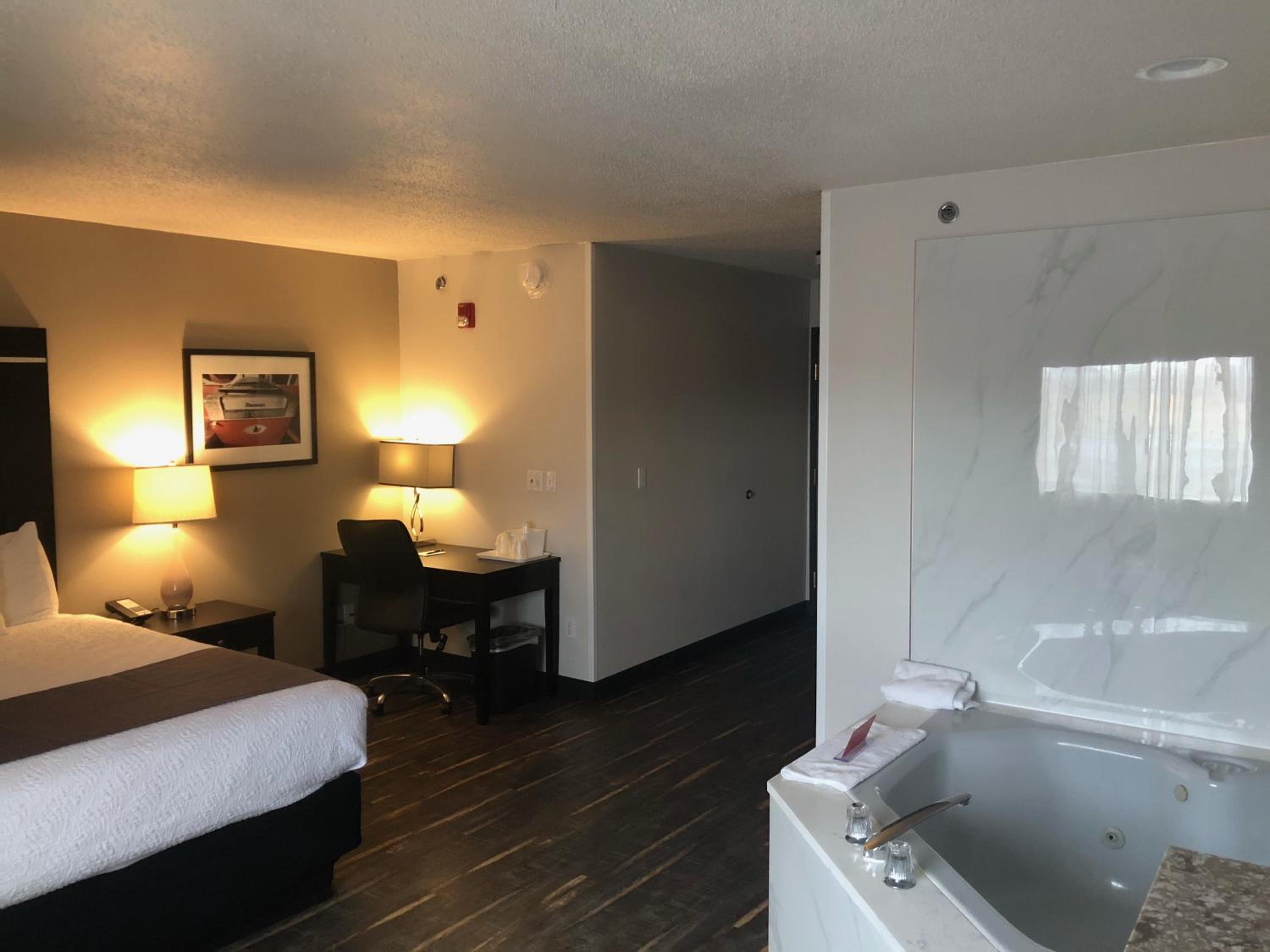 King Room with Spa Bath Disability Access photo 1