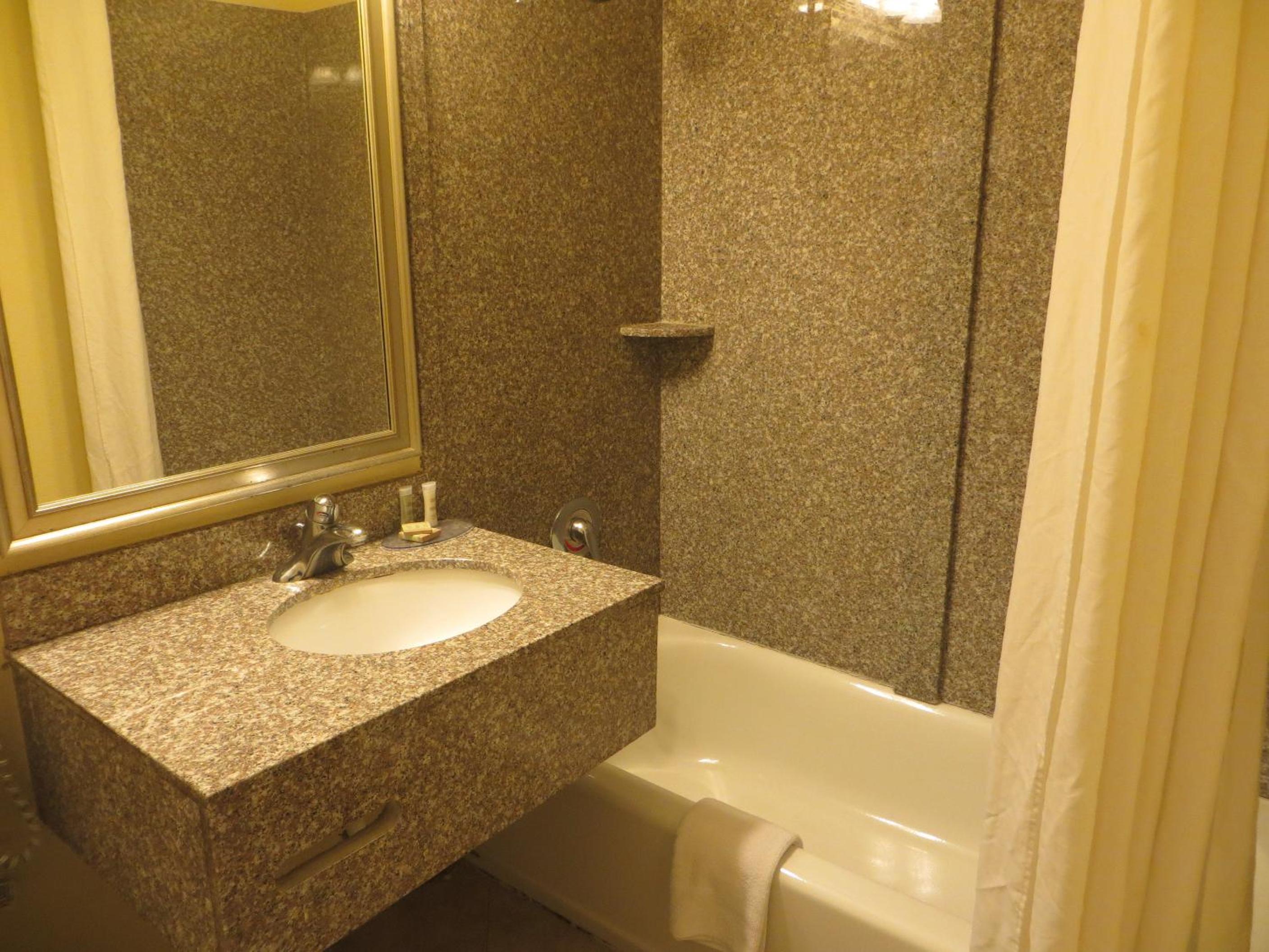King Room - Non-Smoking - Photo 3