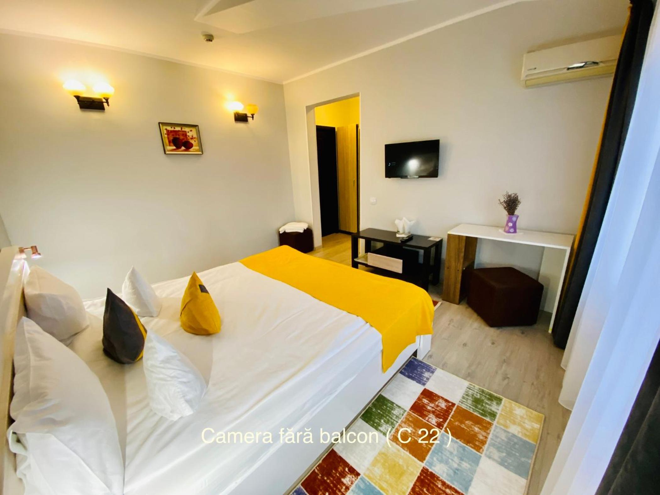 Standard Double Room - Photo 17