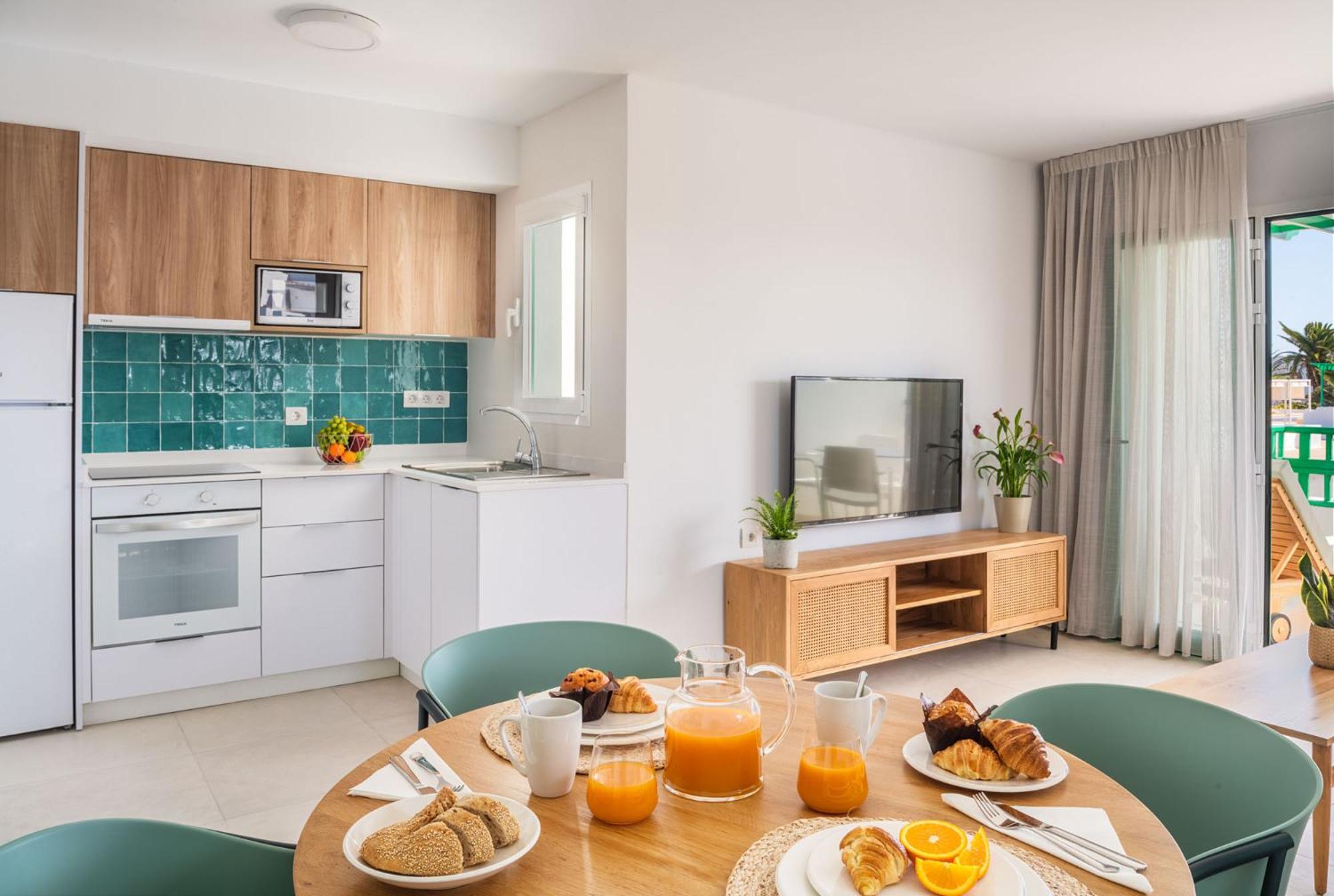 Two-Bedroom Apartment (5 Adults) photo 3