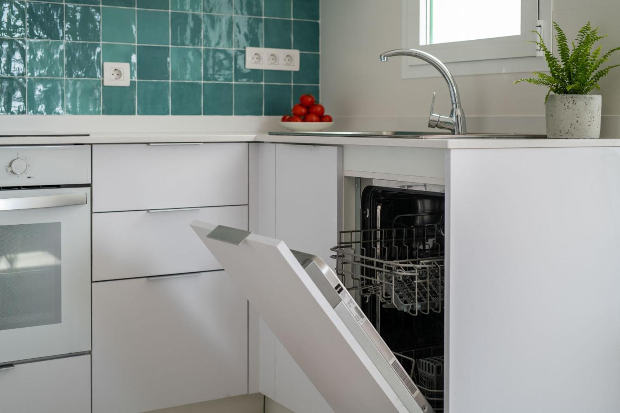 Two-Bedroom Apartment (5 Adults) photo 2