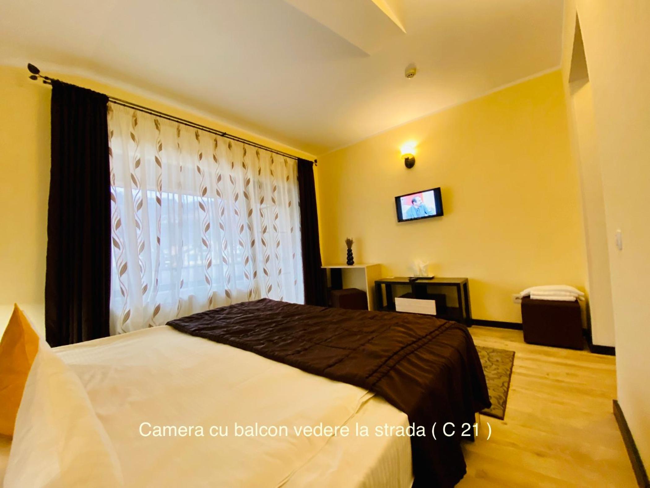 Standard Double Room - Photo 15