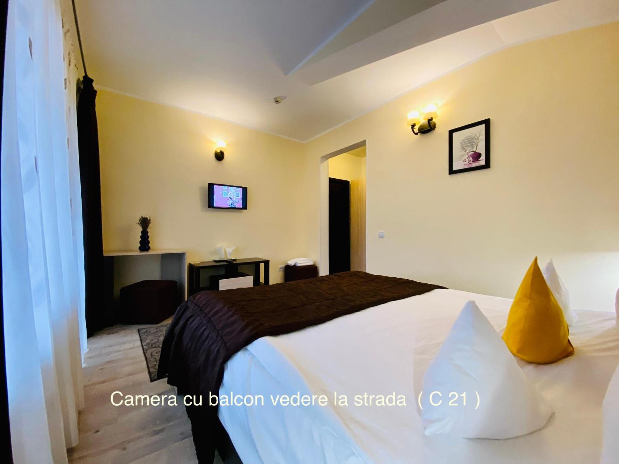 Standard Double Room - Photo 14