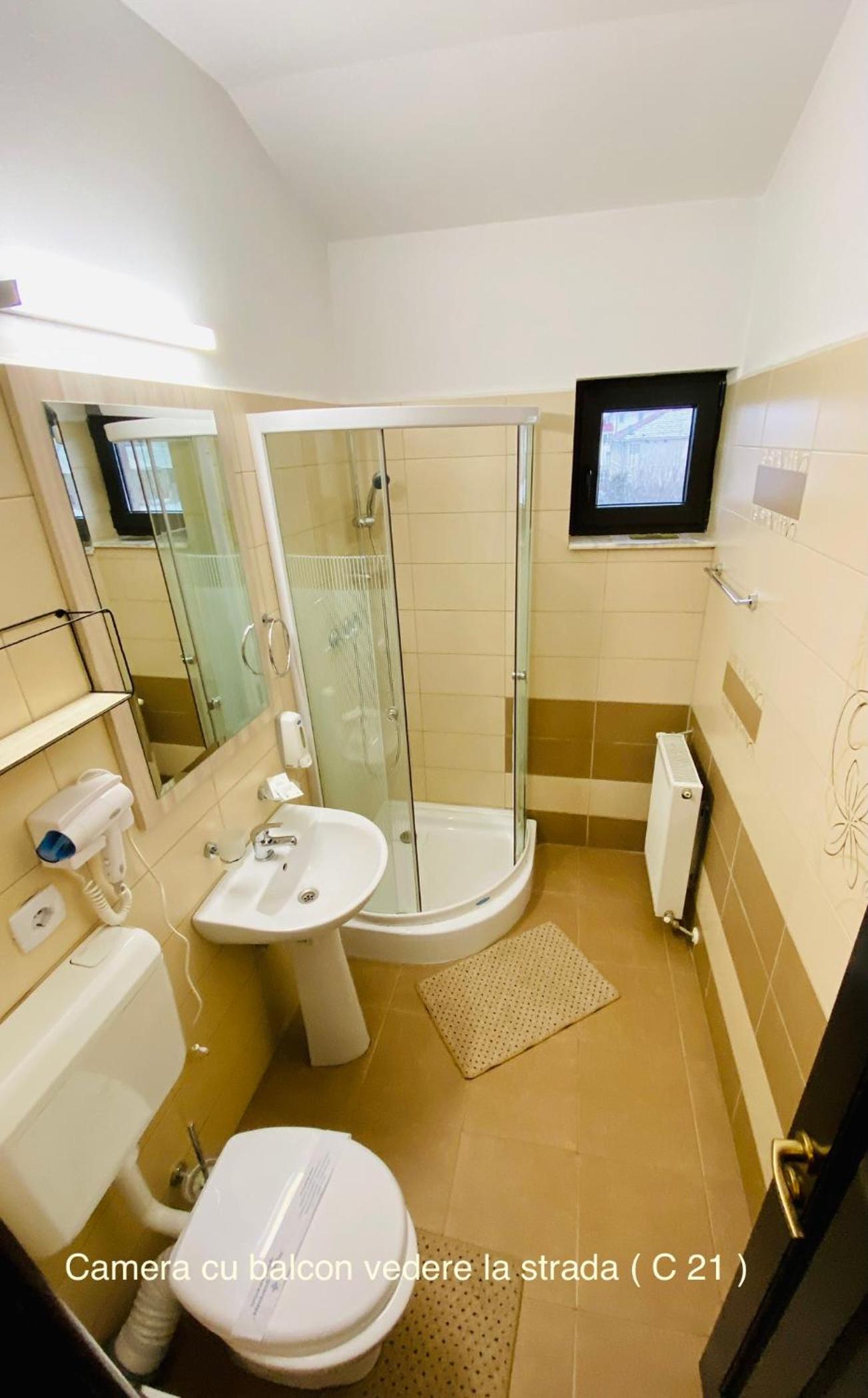 Standard Double Room - Photo 20