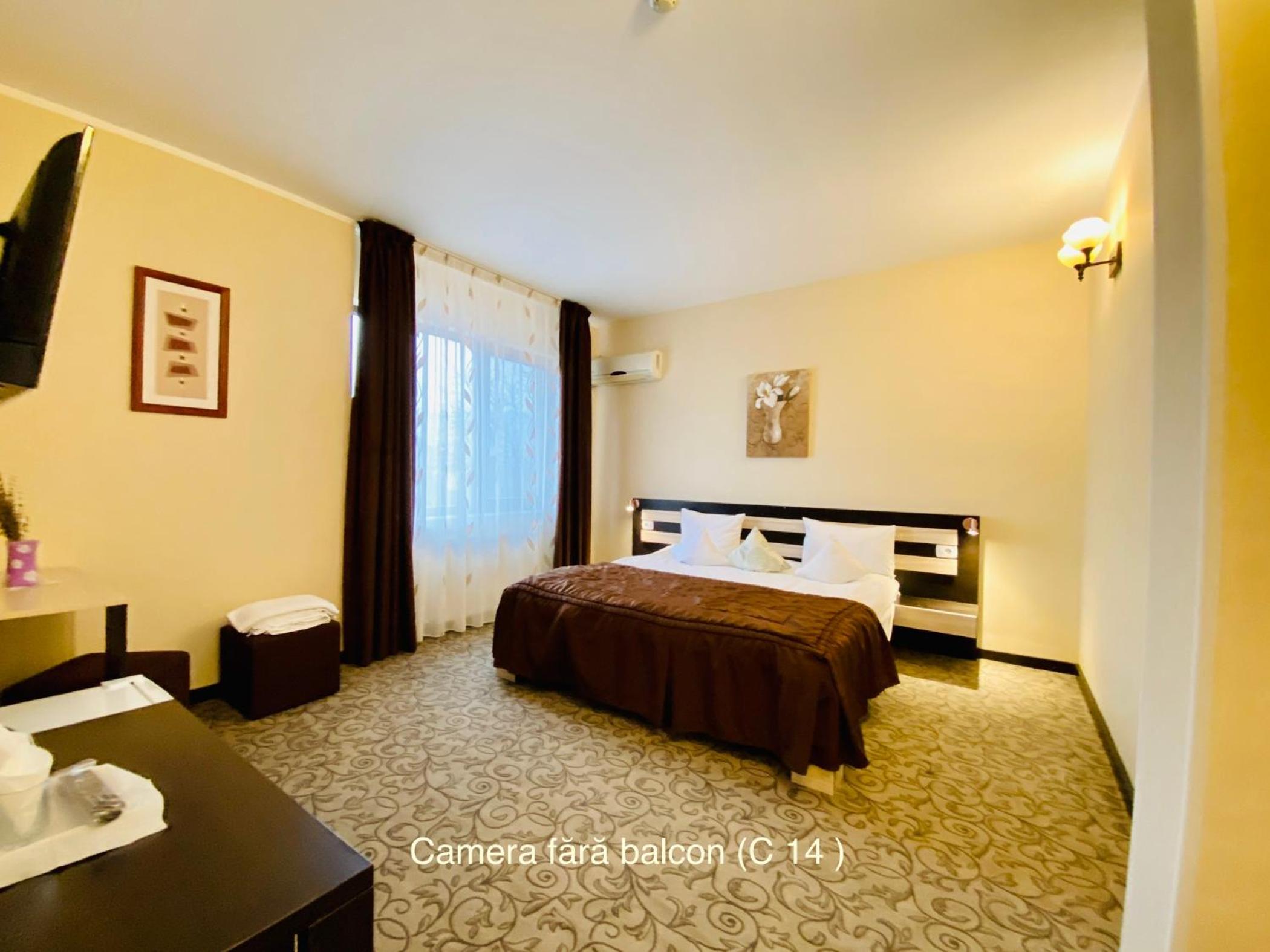 Standard Double Room - Photo 19