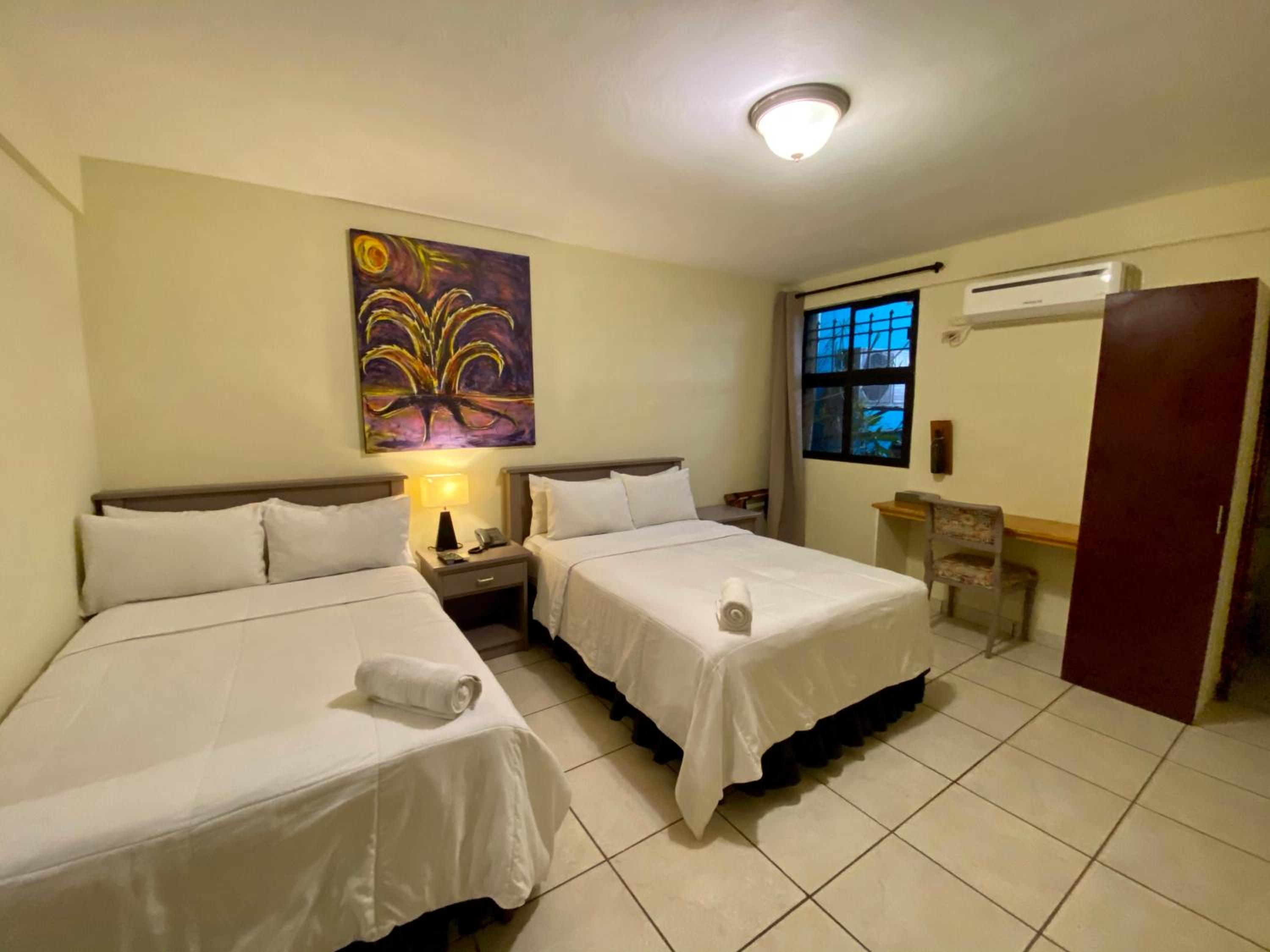 Double Room - Photo 5