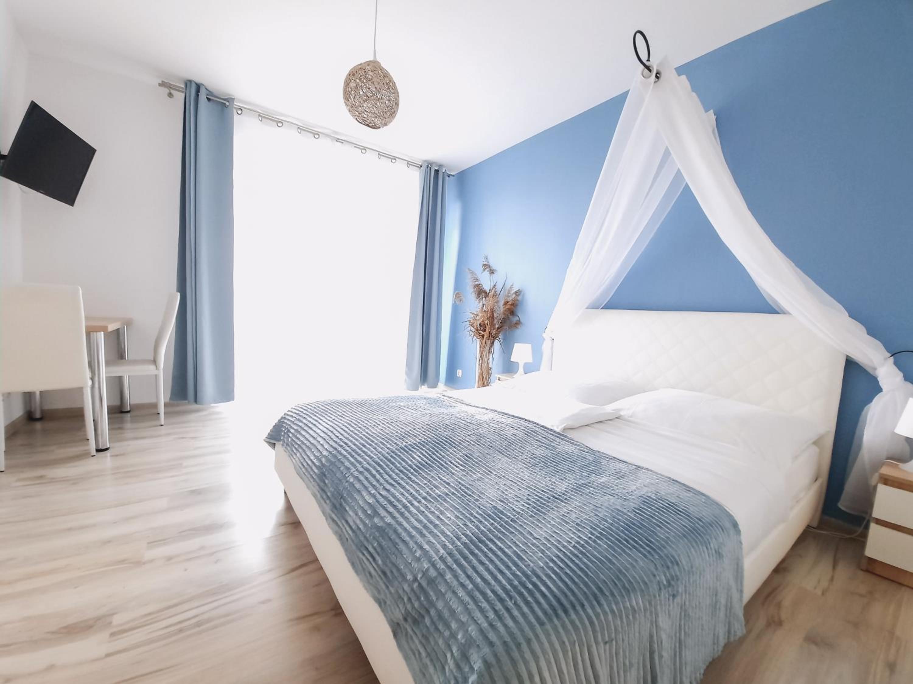 Deluxe Double Room with Balcony photo 2
