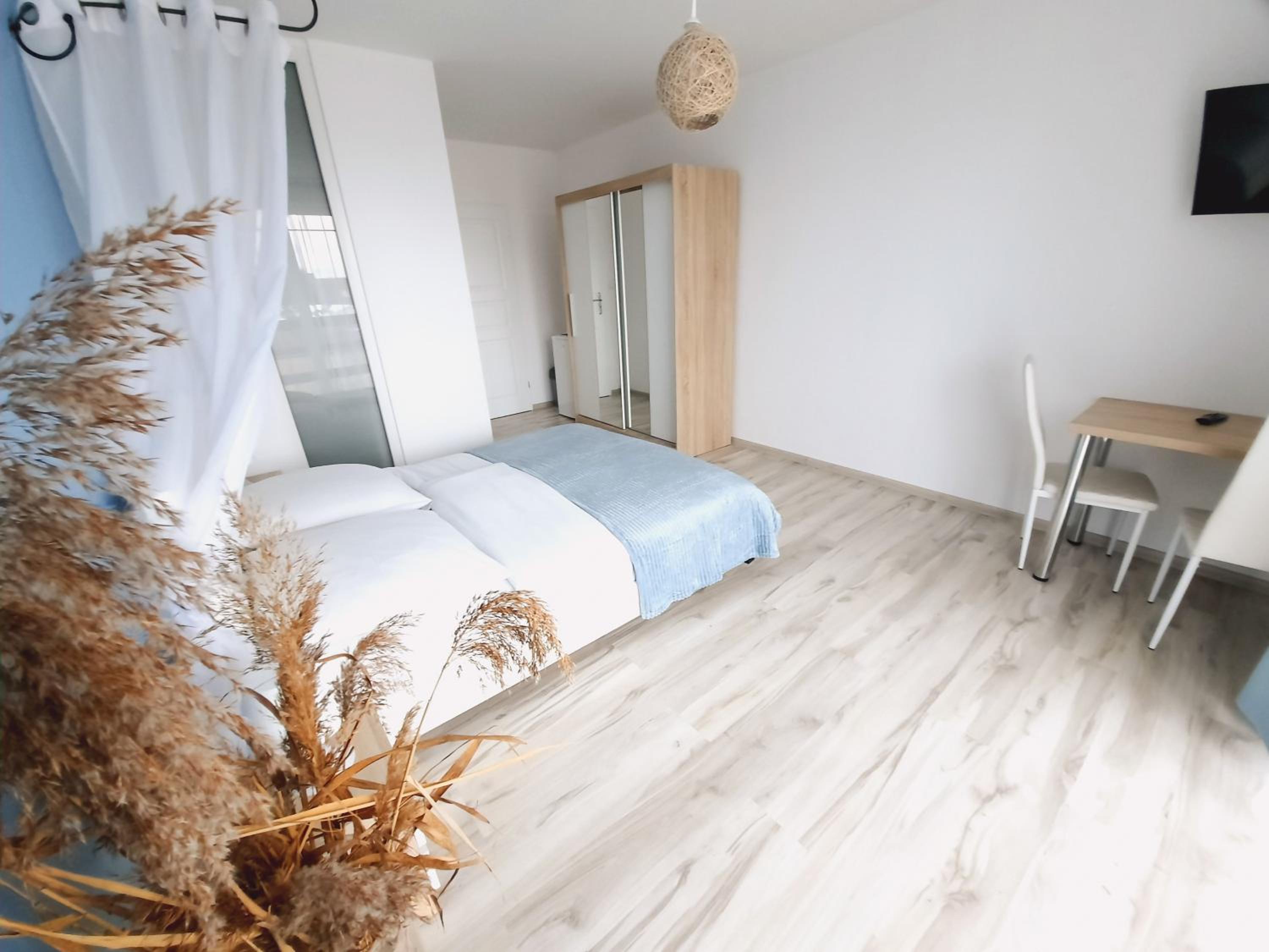 Deluxe Double Room with Balcony photo 3