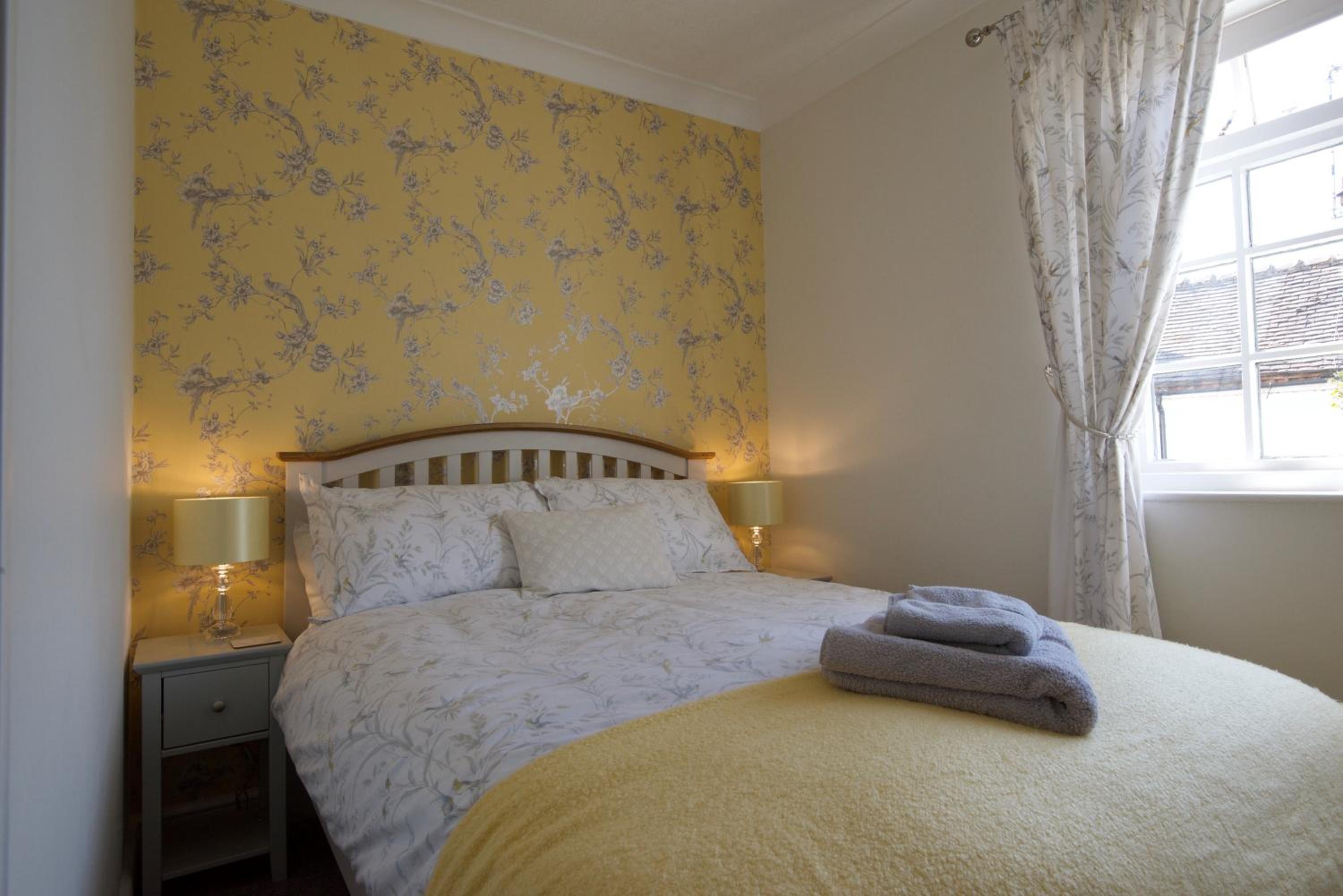  Small Double Room - Photo 1