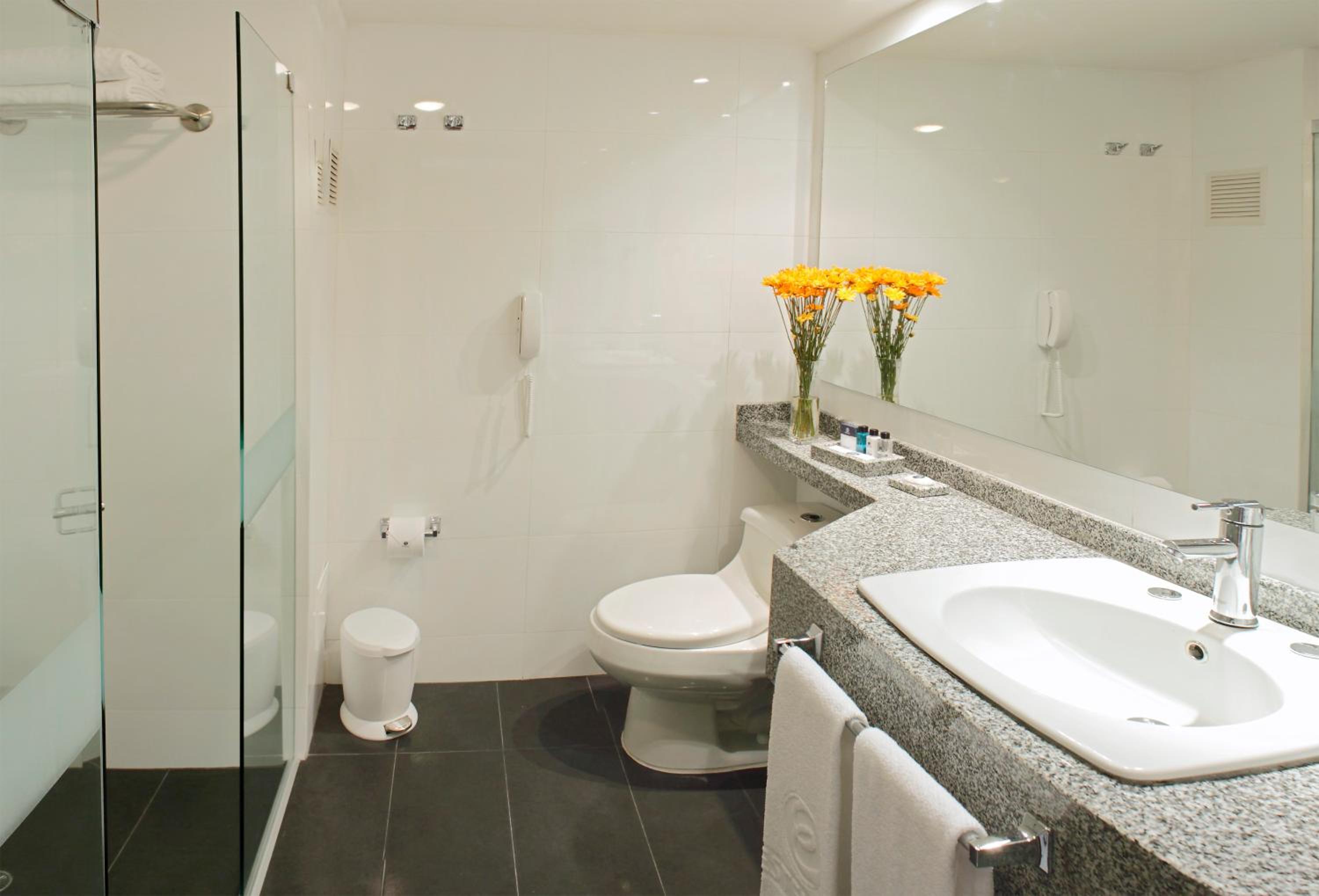 Standard Twin Room - Photo 2