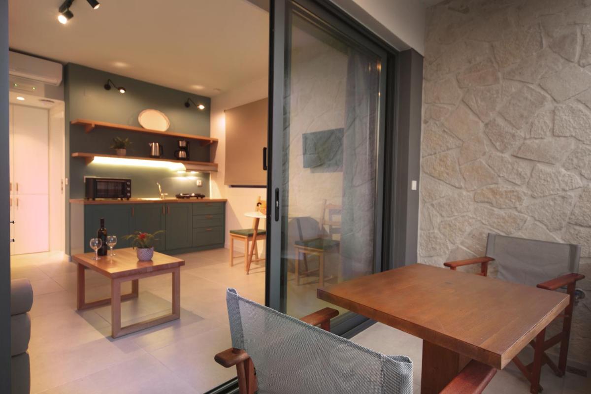 Apartment with Garden View