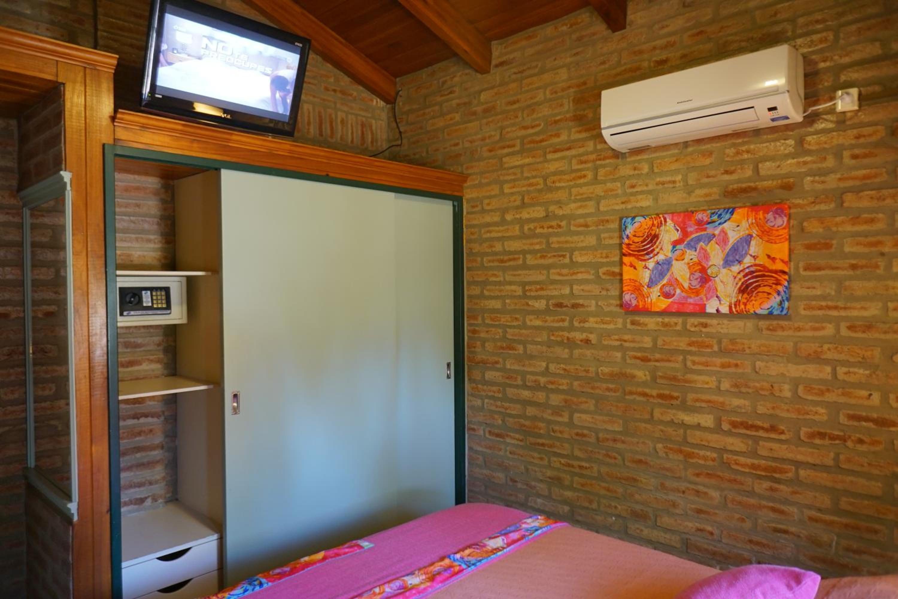 Two-Bedroom Bungalow photo 3