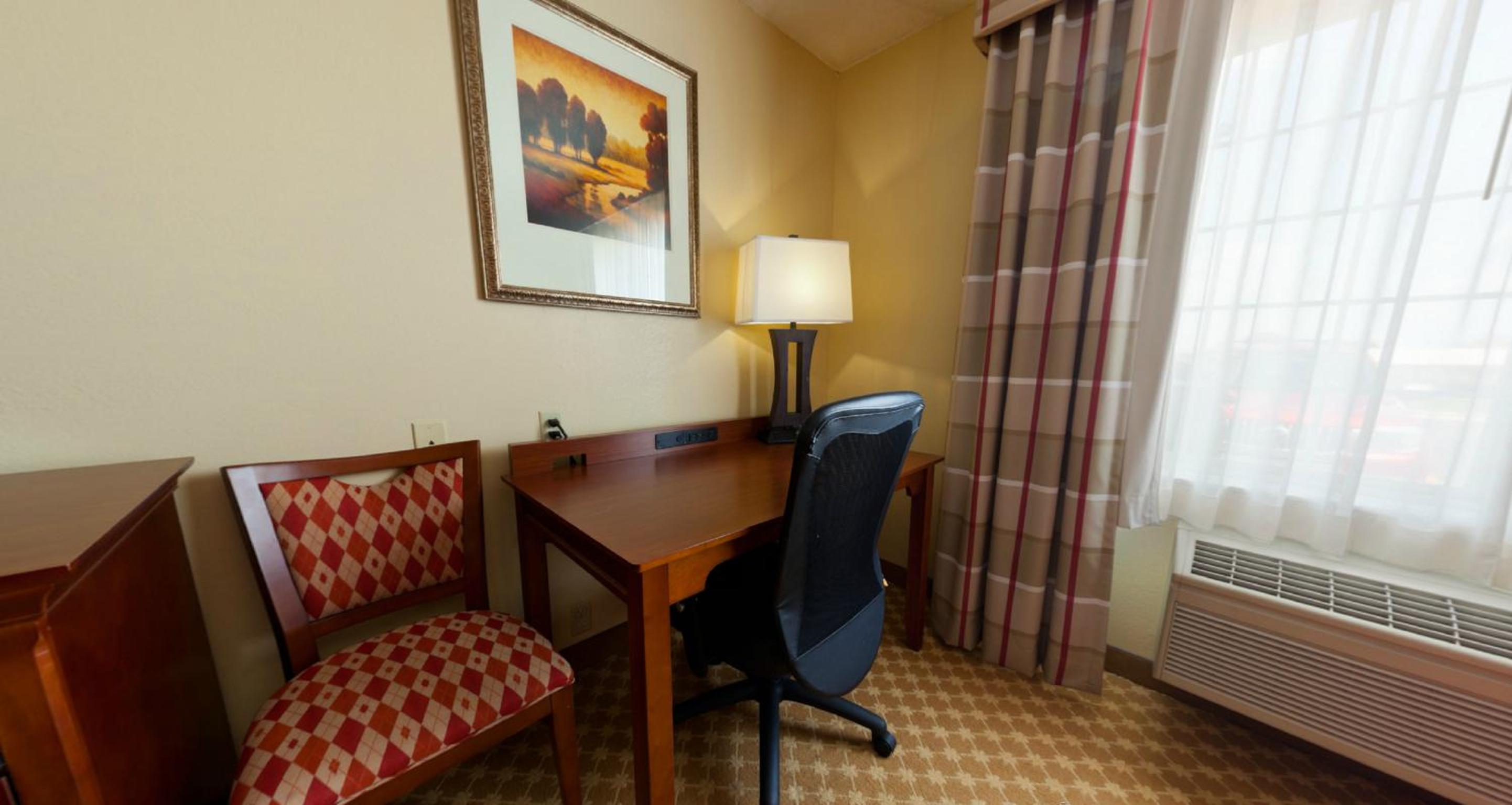 Queen Room - Disability Access photo 3