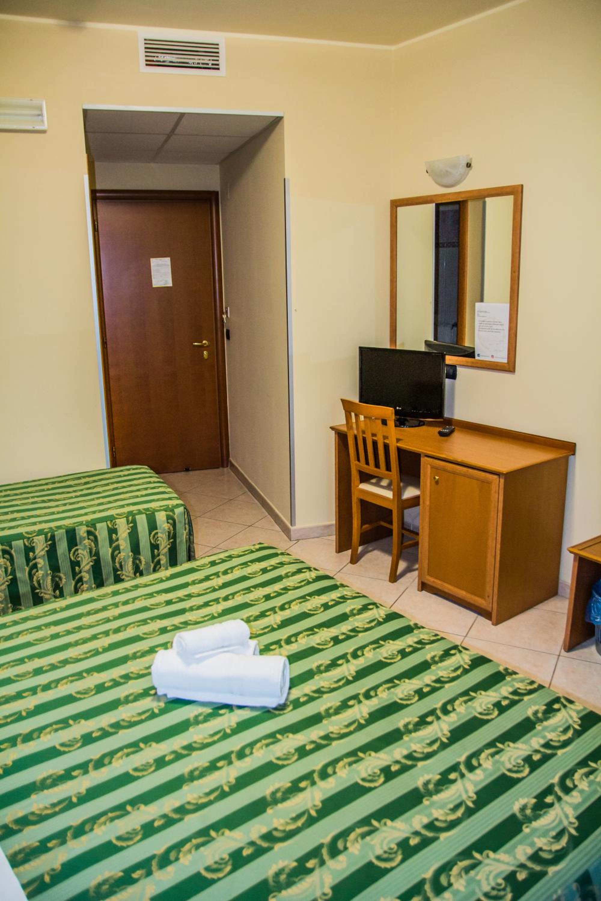 Triple Room photo 2