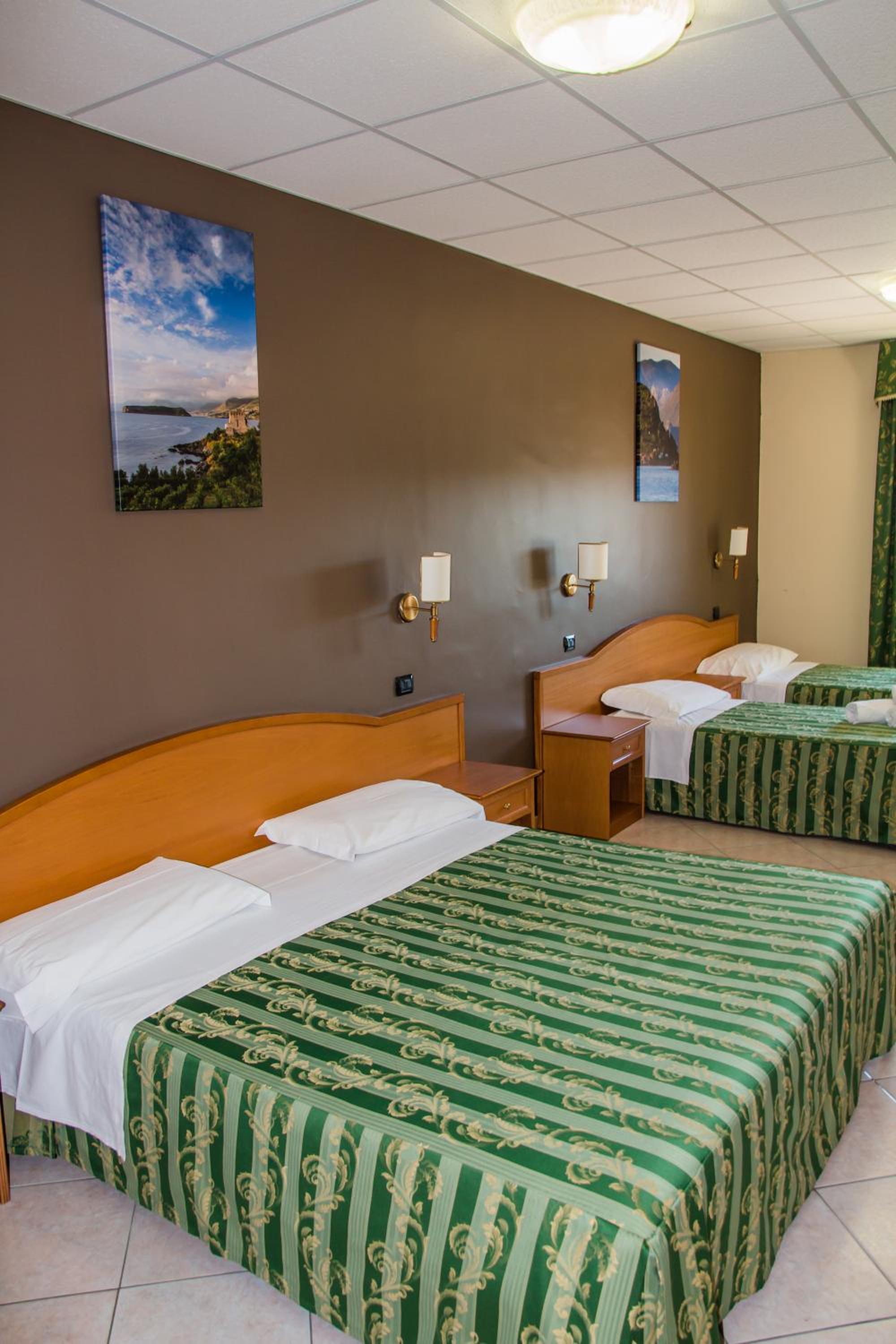 Quadruple Room with Balcony photo 1