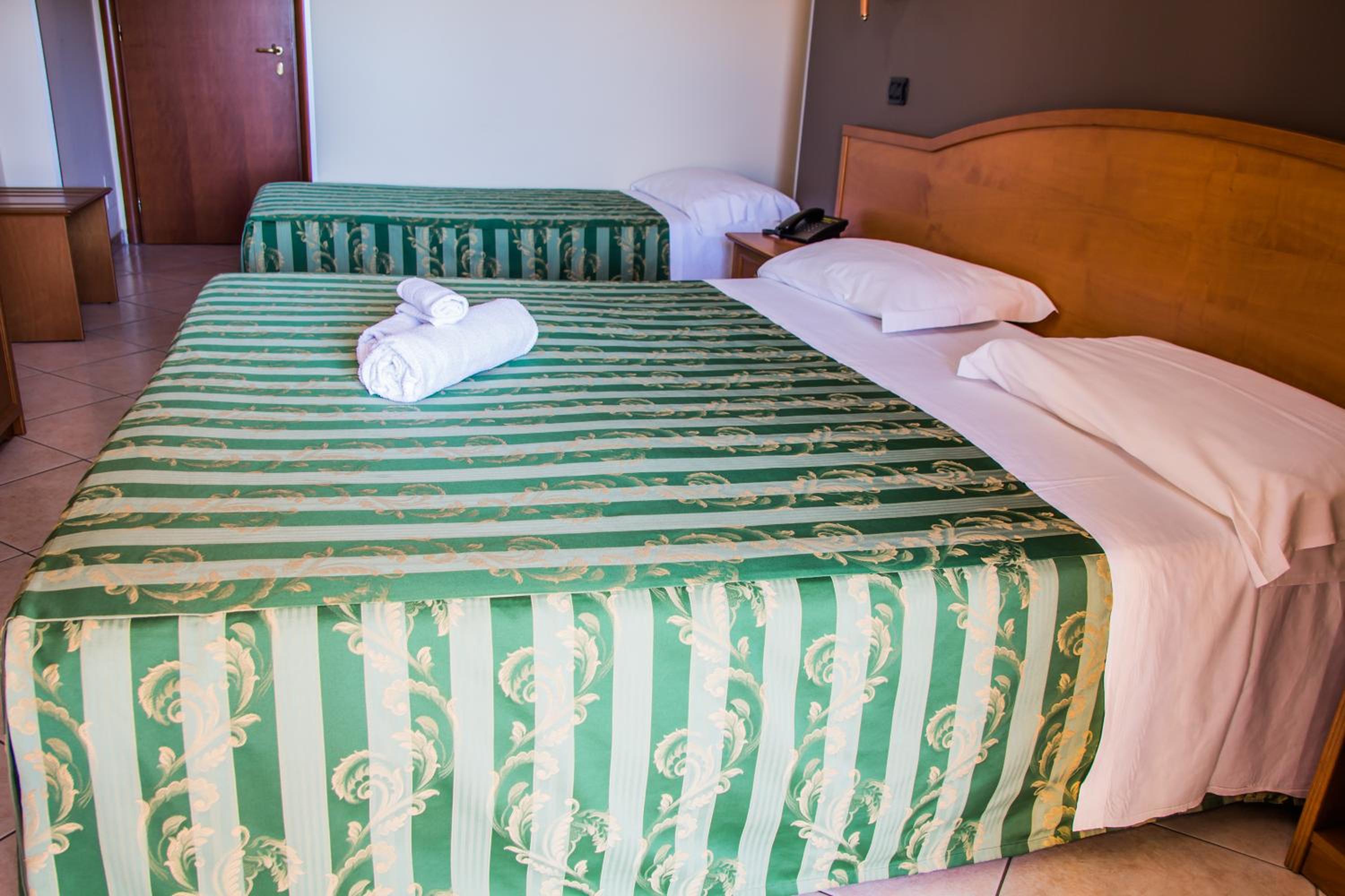 Superior Triple Room photo 2