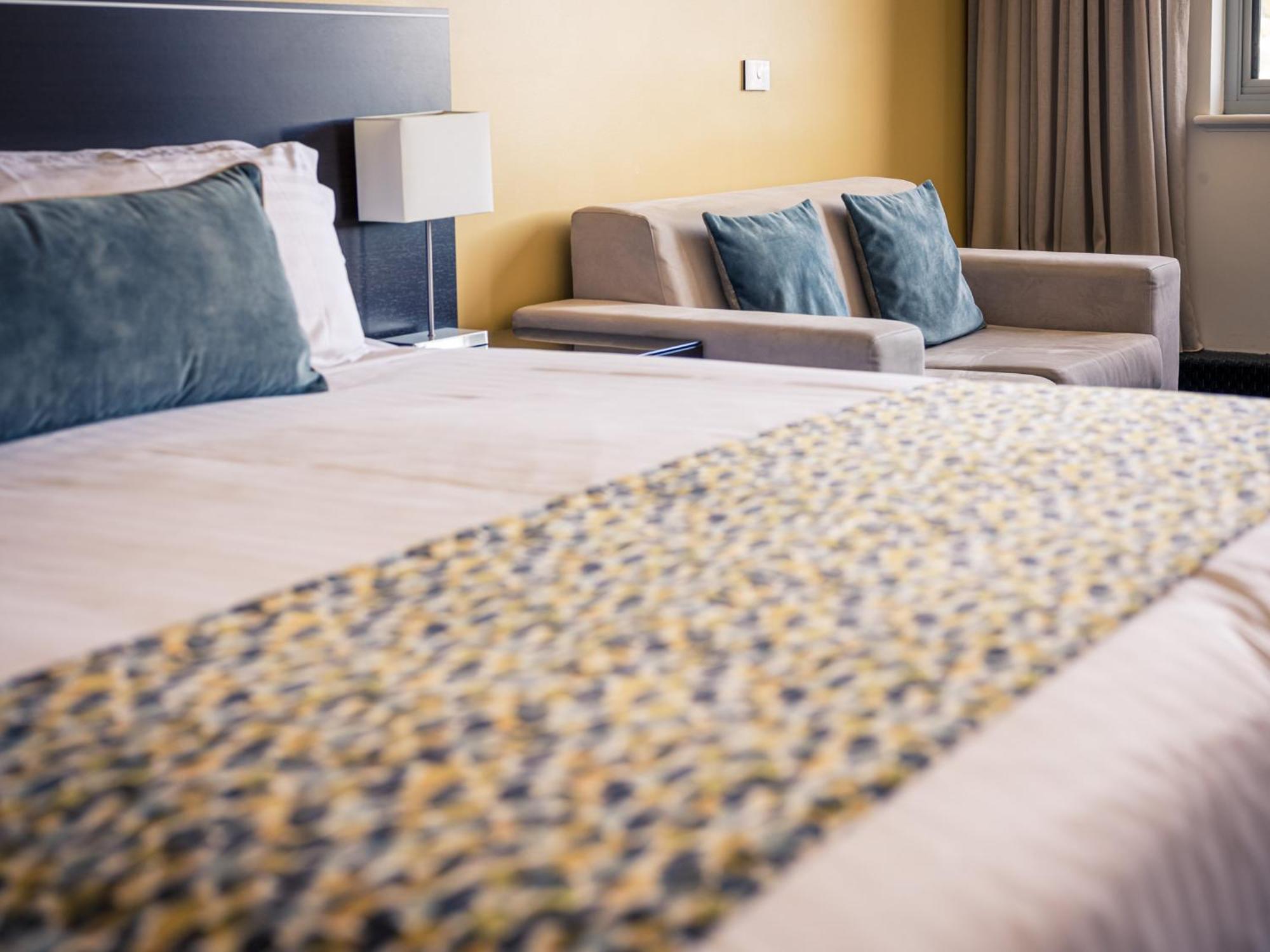 Double or Twin Room with Harbor View - Photo 4