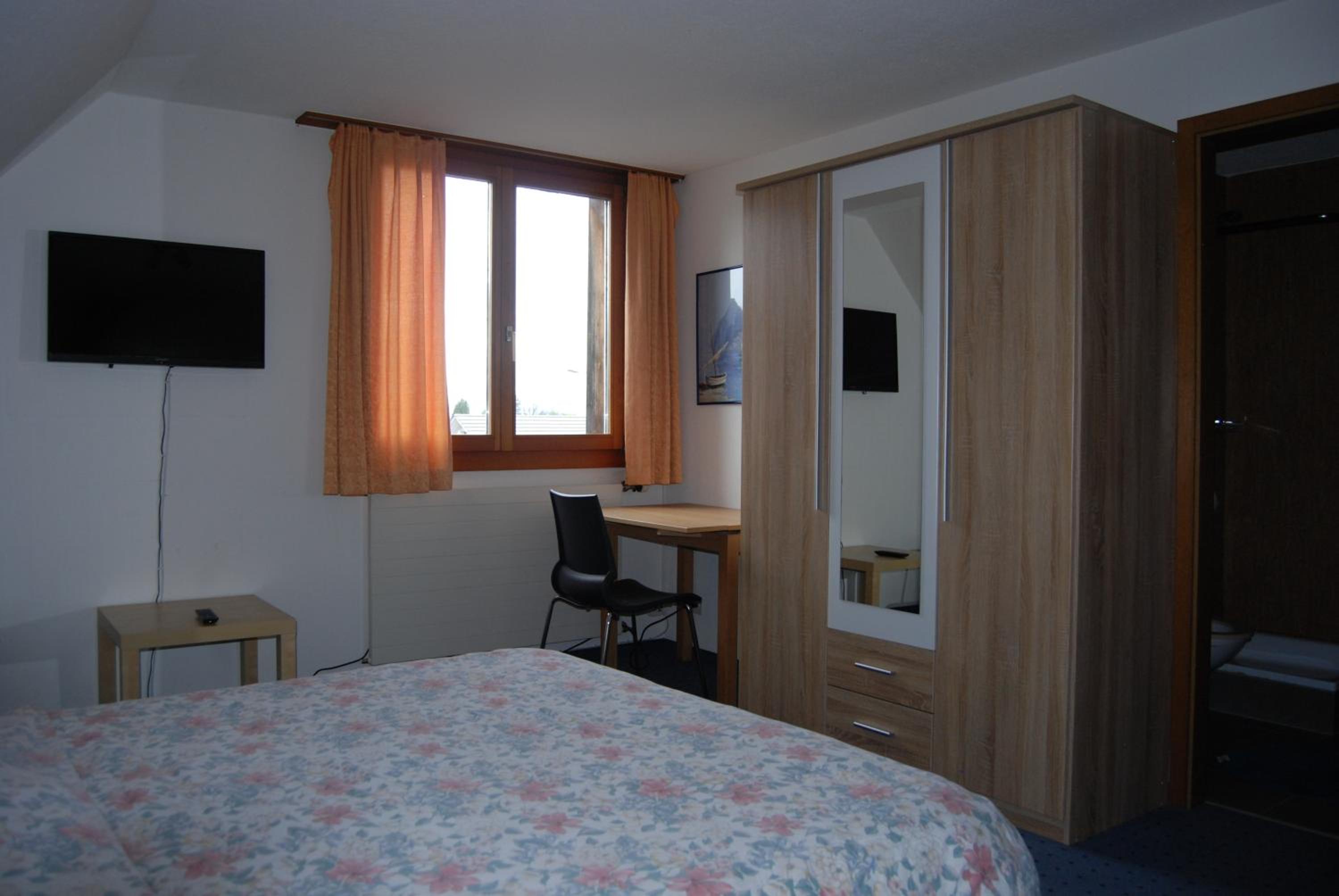 Double Room - Photo 3