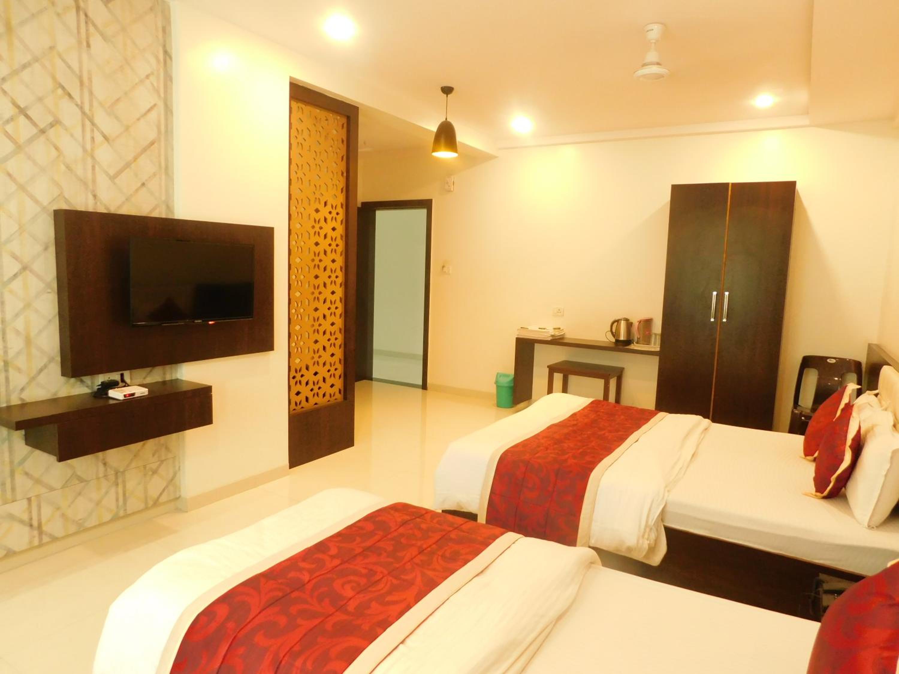 Deluxe Triple Room - Photo 18