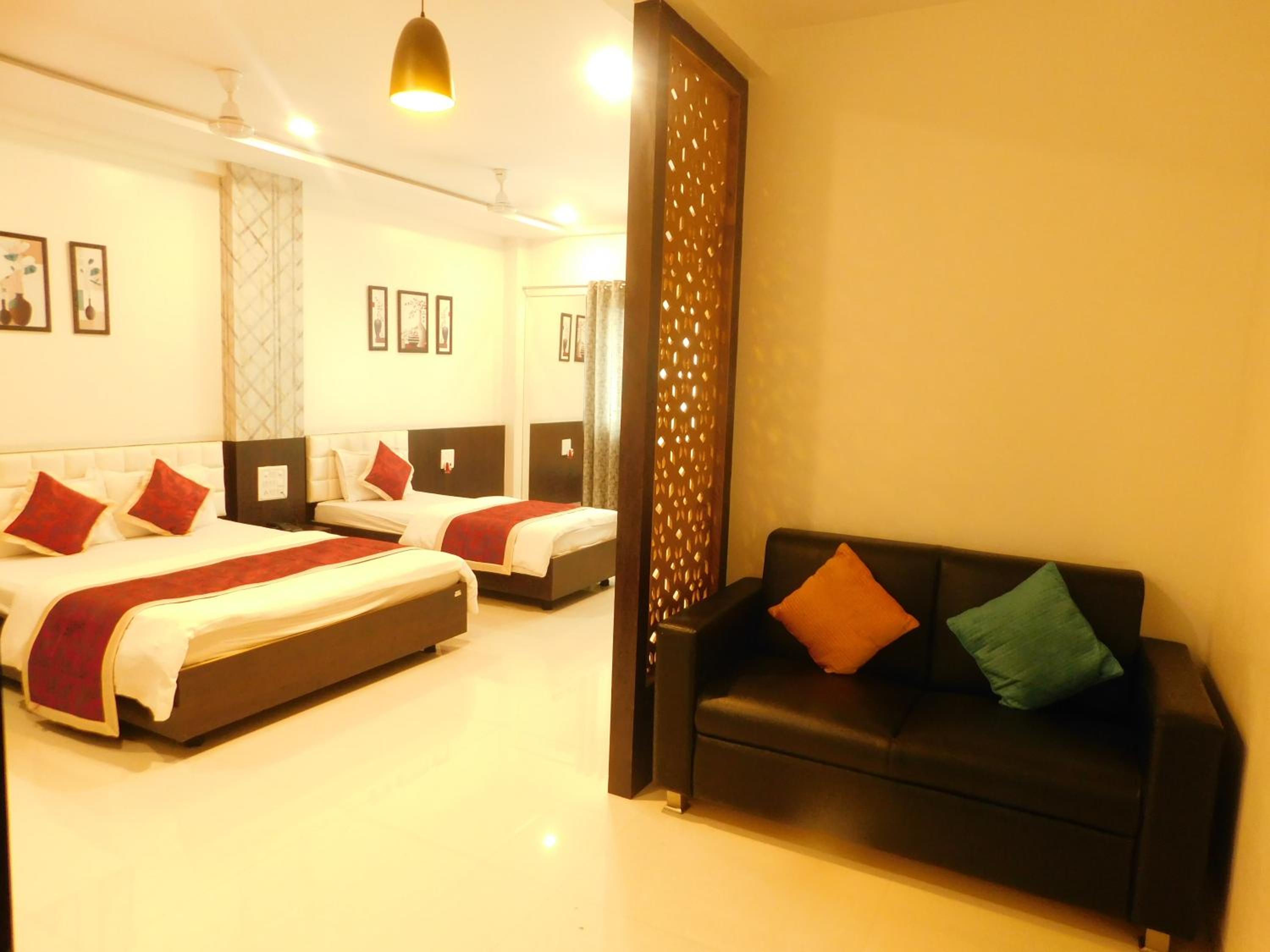 Deluxe Triple Room - Photo 19