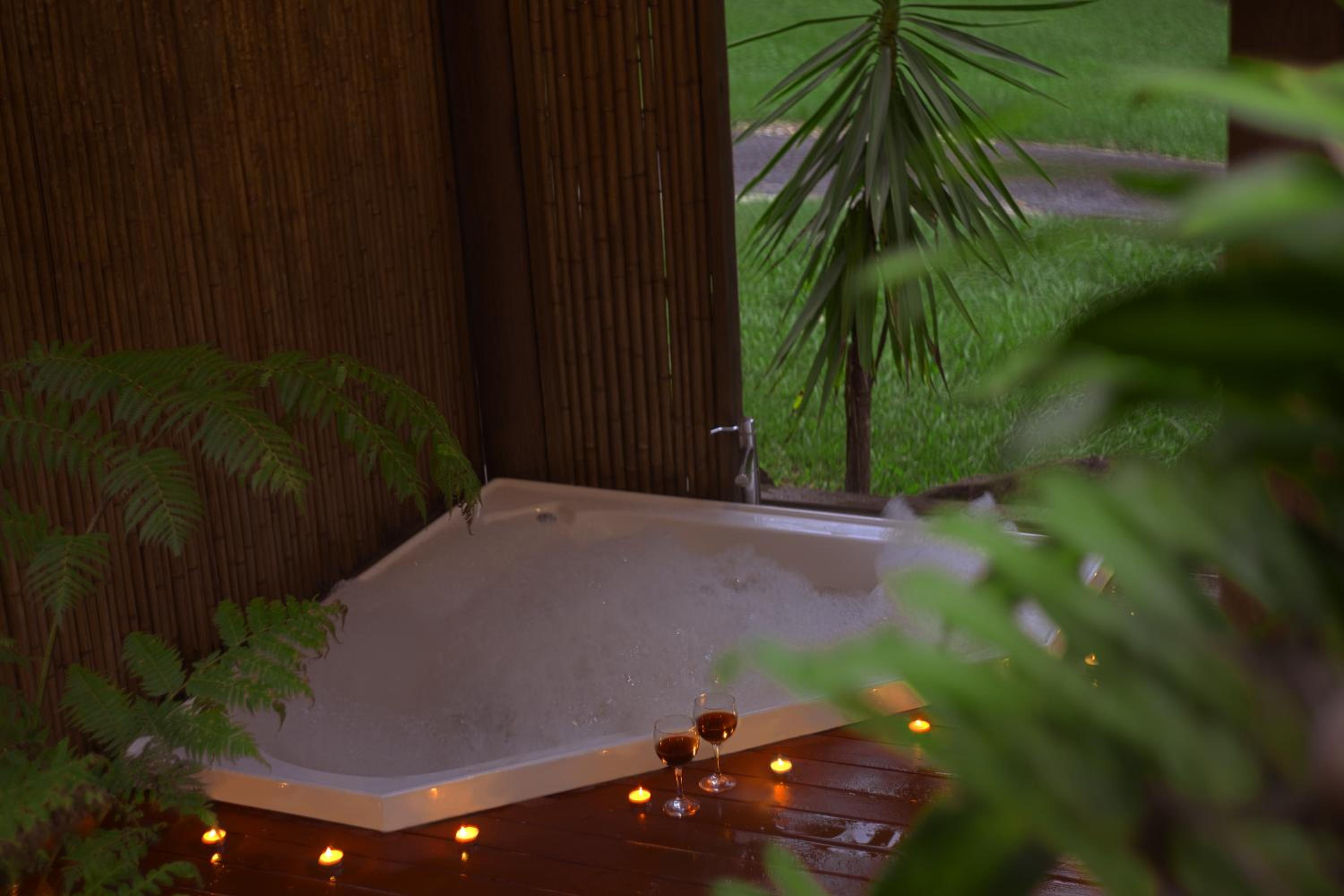 Valley View One-Bedroom Cottage with Hot Tub photo 3