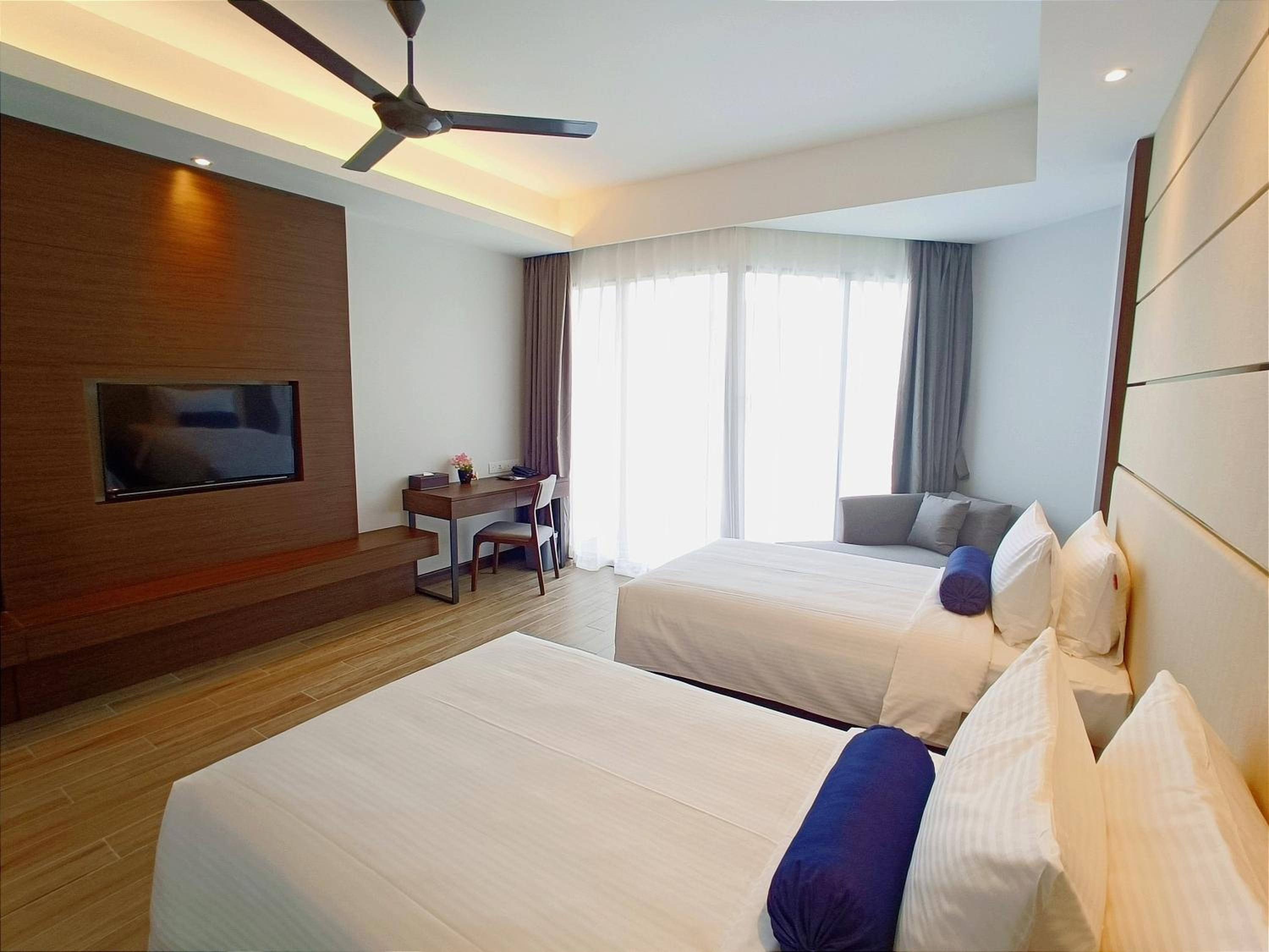 Deluxe Twin (partial sea view) - Photo 1
