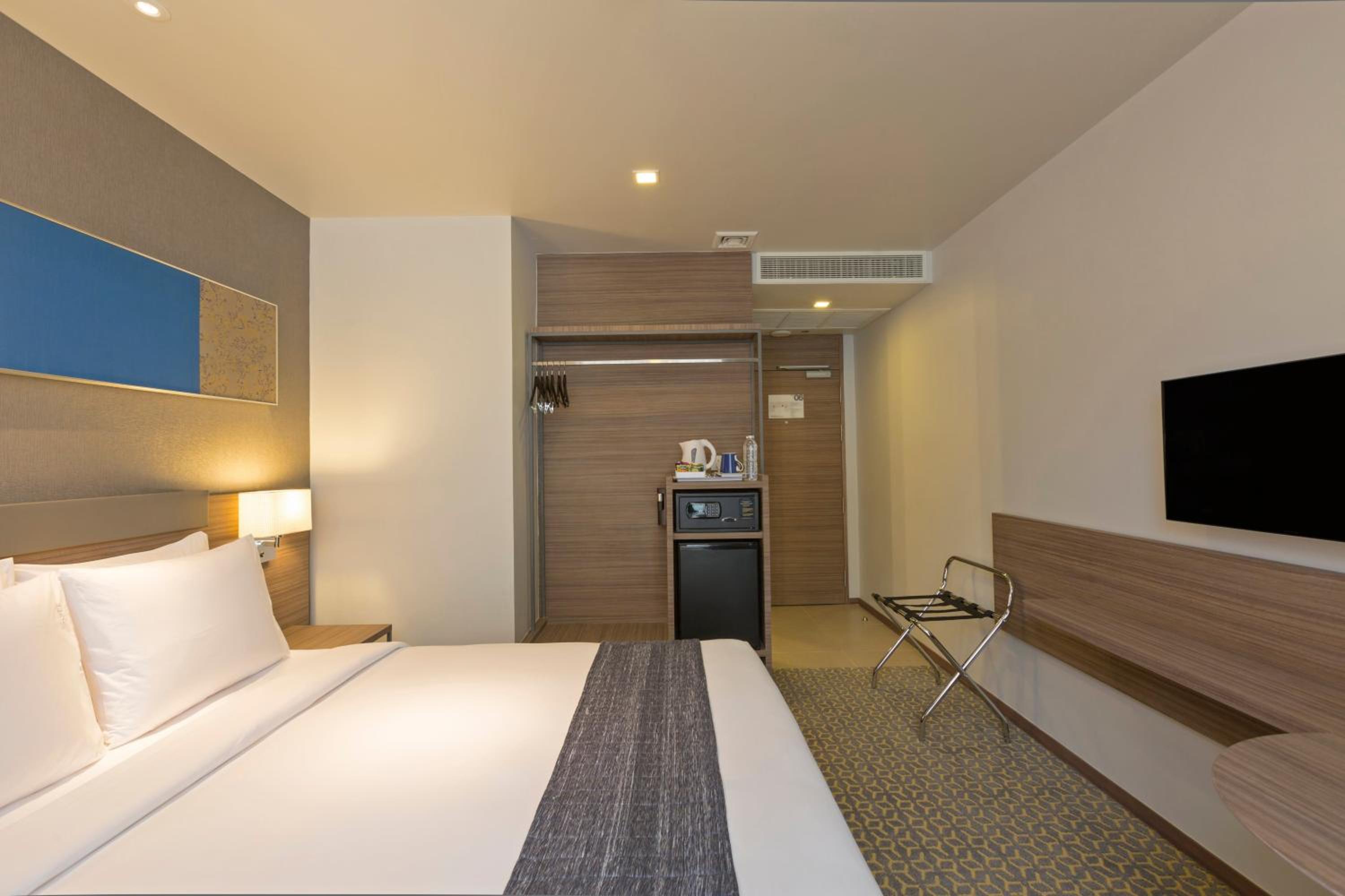 Standard Room with Free Breakfast photo 2