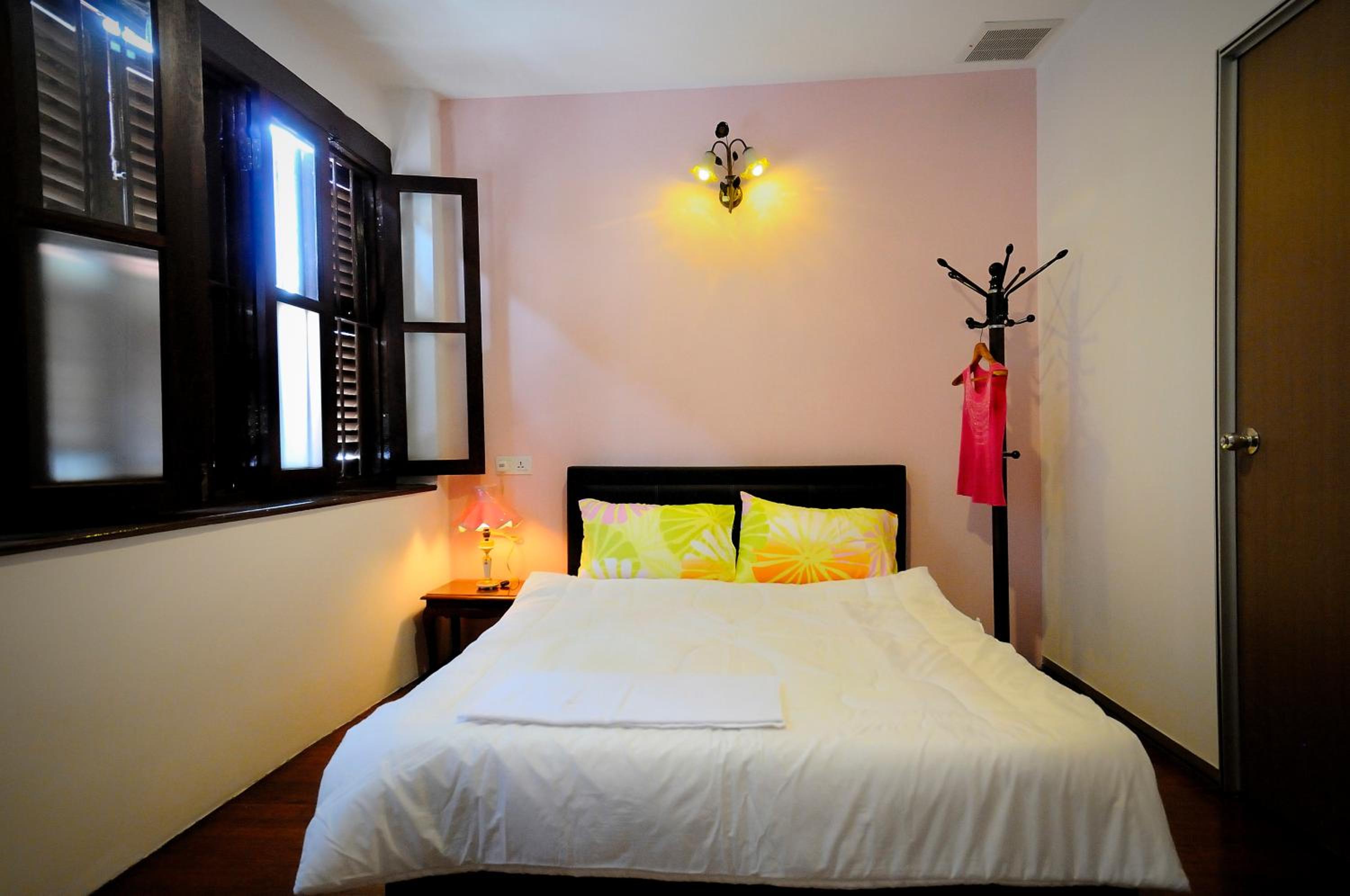 Double Room with Private Bathroom - Photo 2