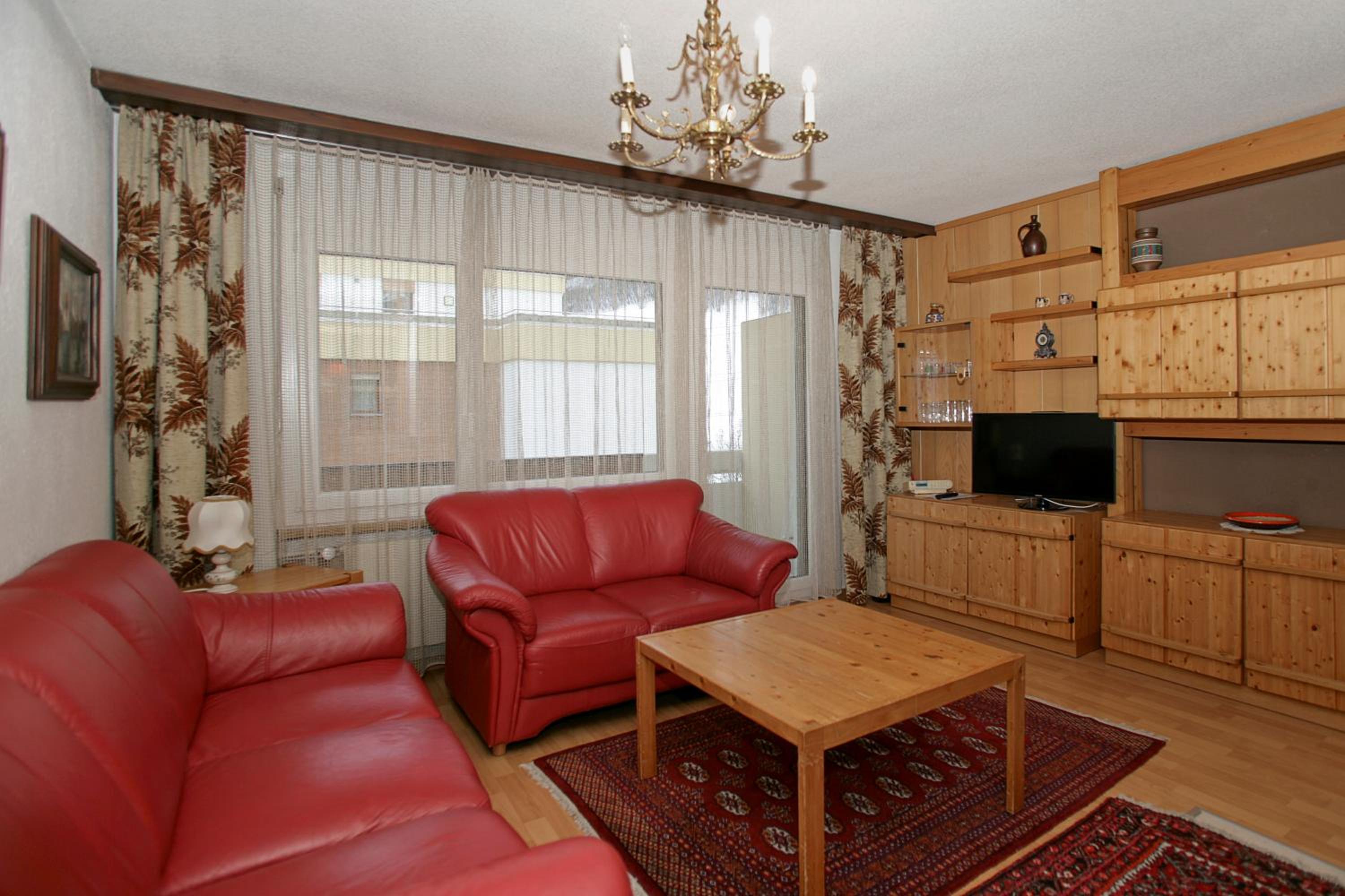 Apartment with Mountain View photo 2