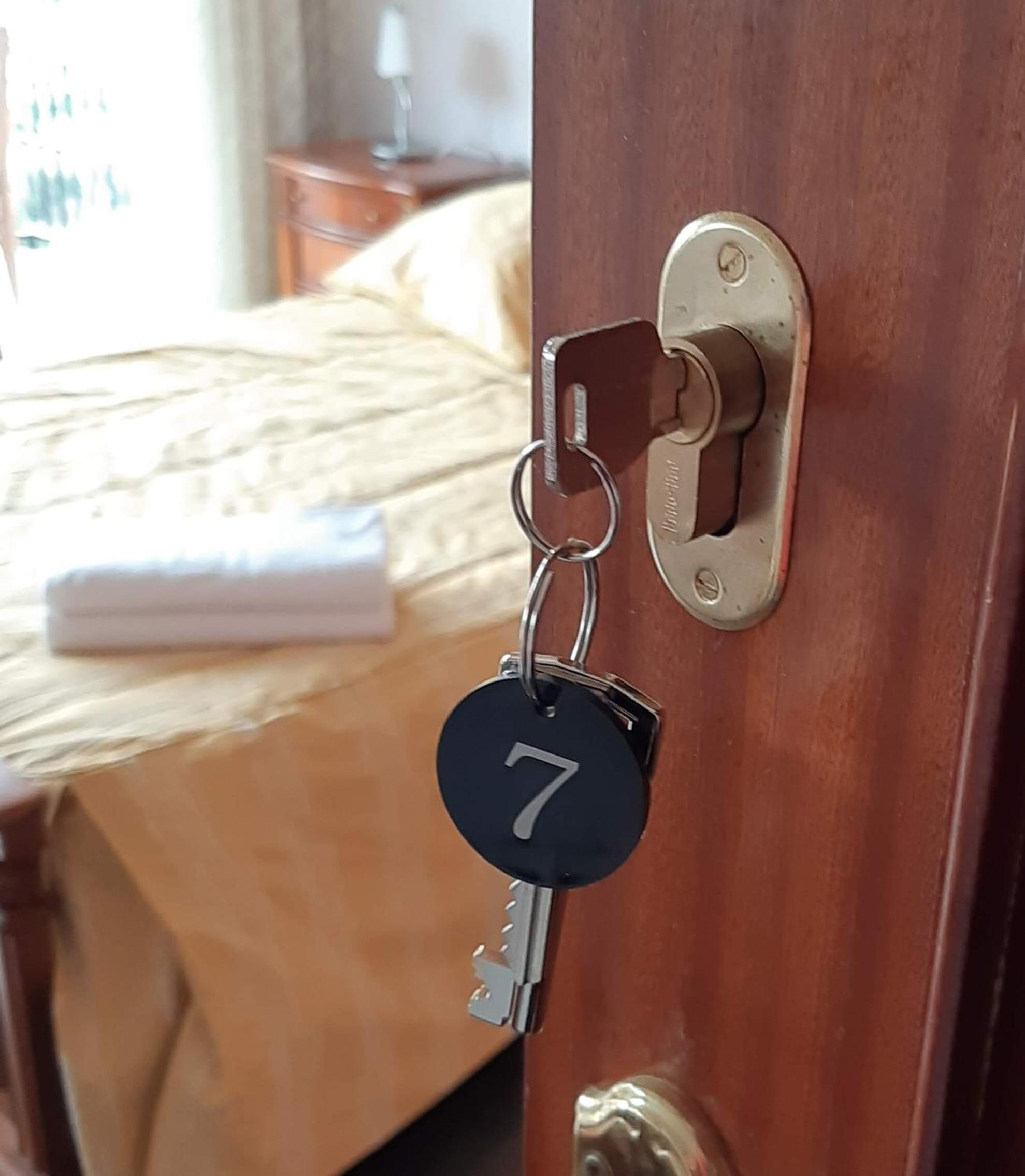 Standard Double Room with Shared Bathroom photo 3