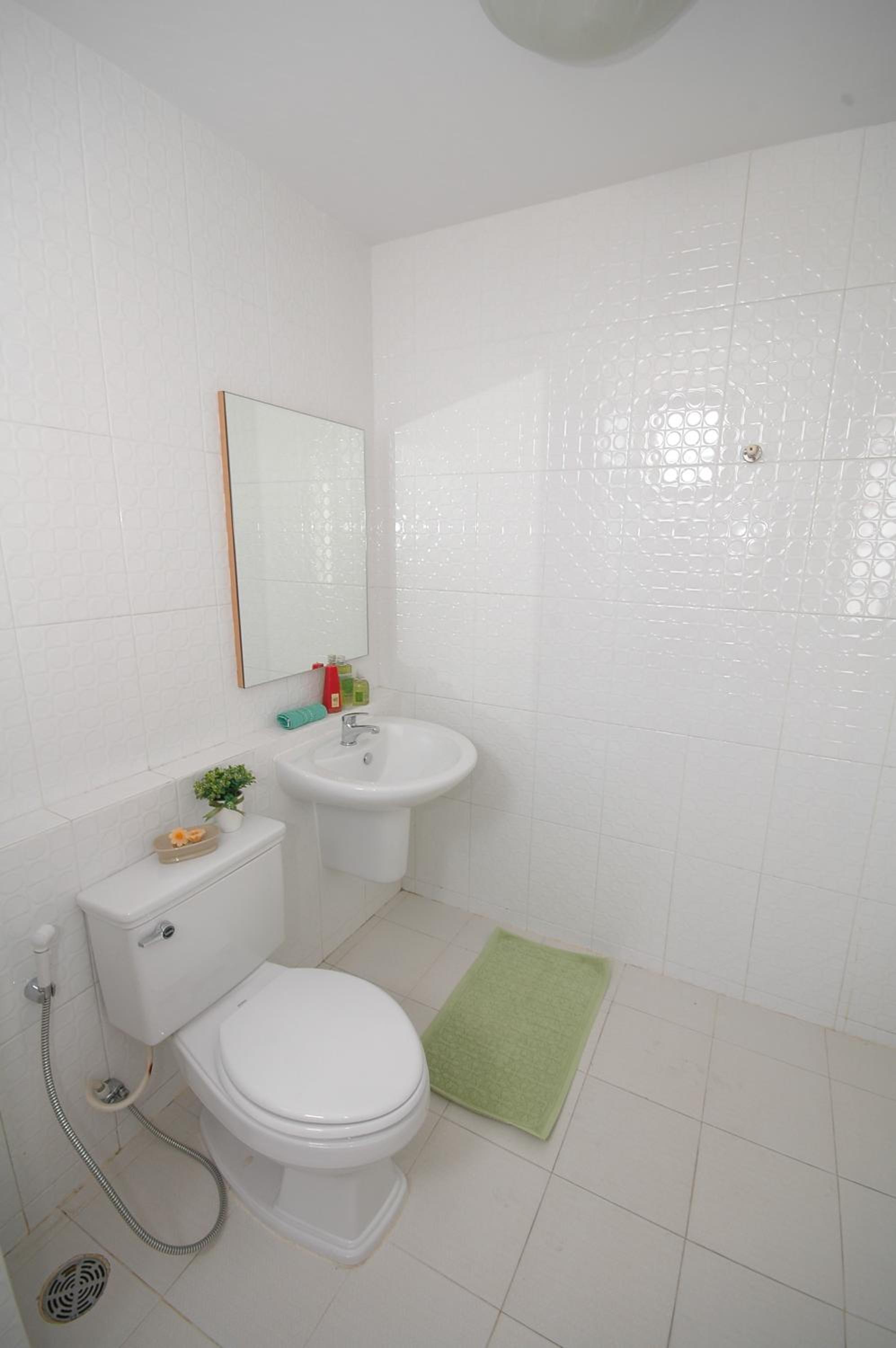One-Bedroom Apartment - Photo 6
