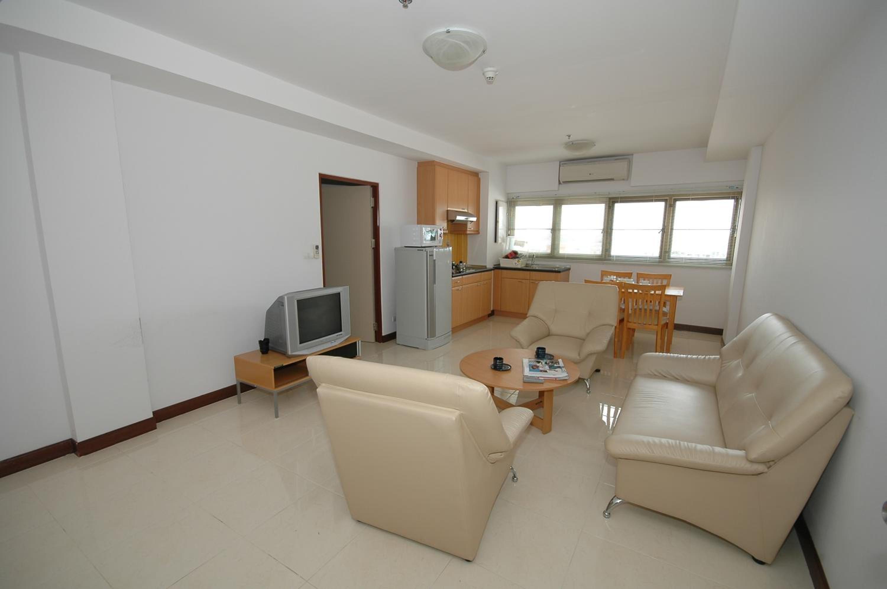 One-Bedroom Apartment - Photo 9