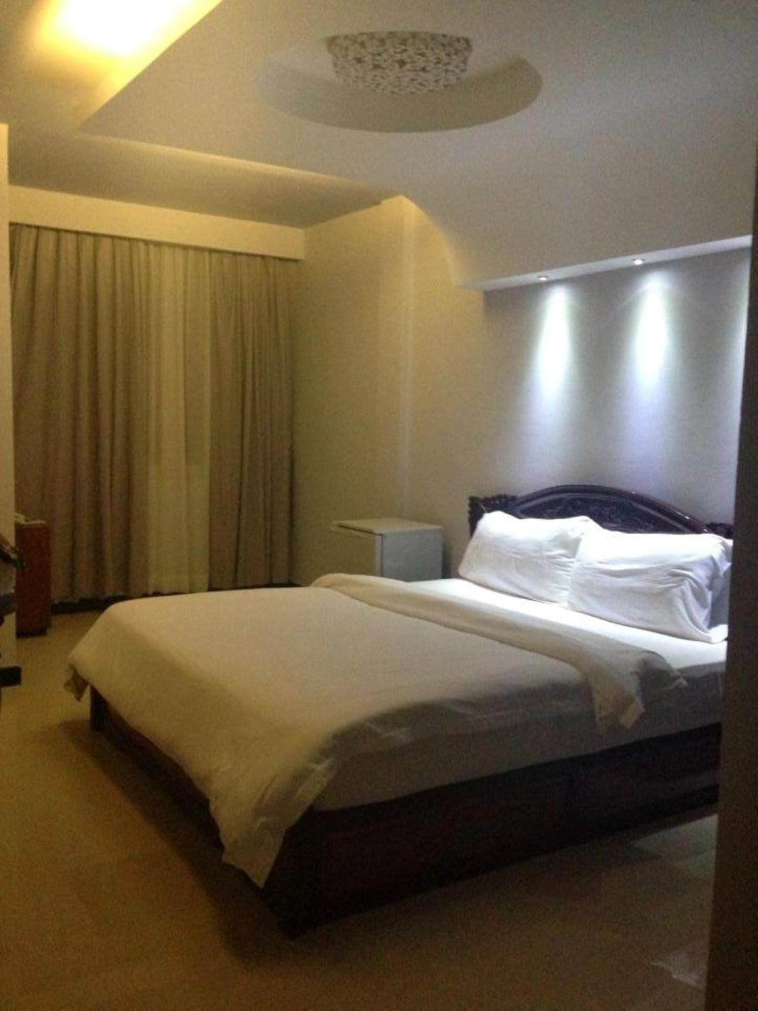 King Room with Air-Conditioning - Photo 5