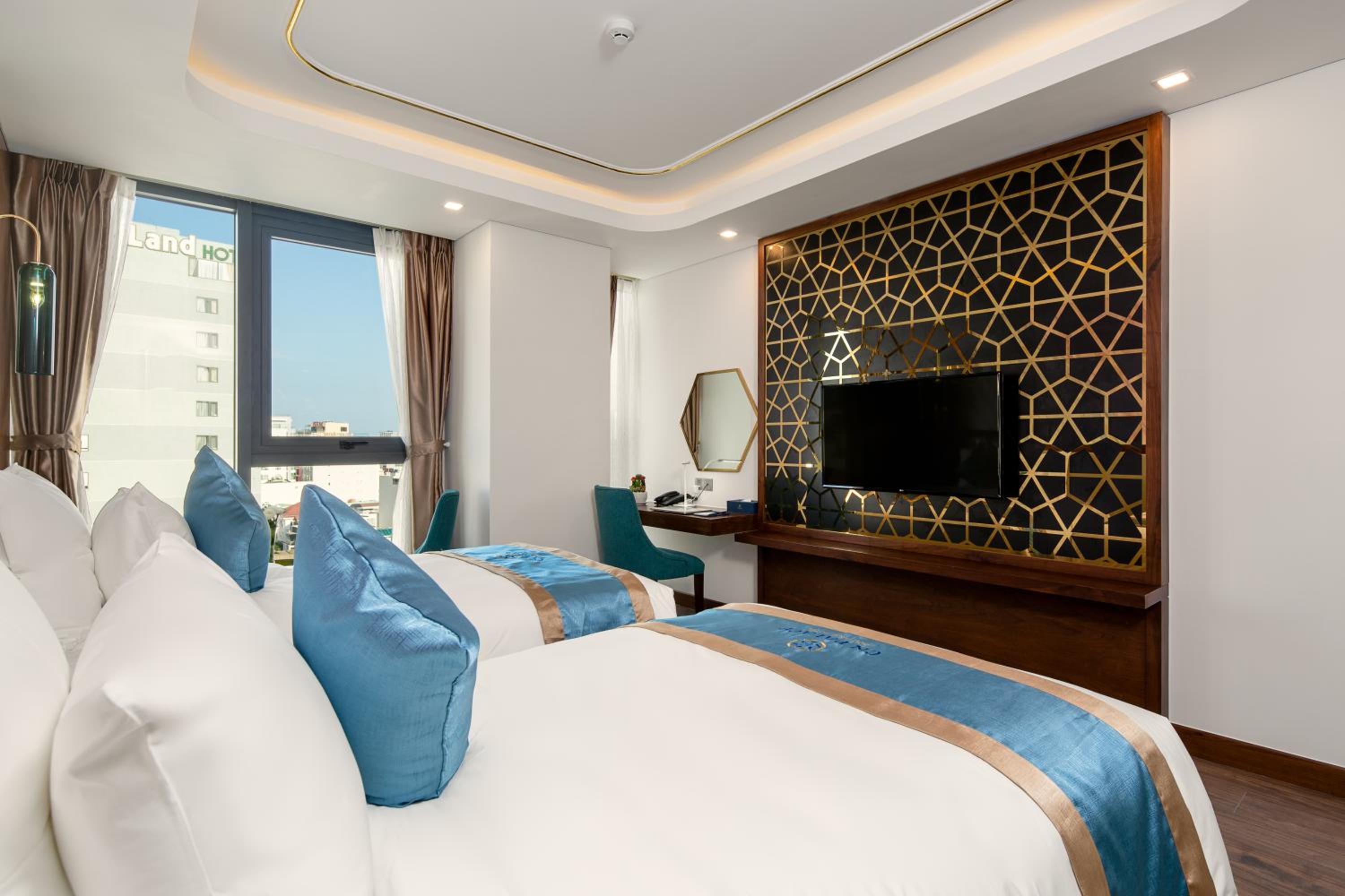 Deluxe Twin Room - Photo 9