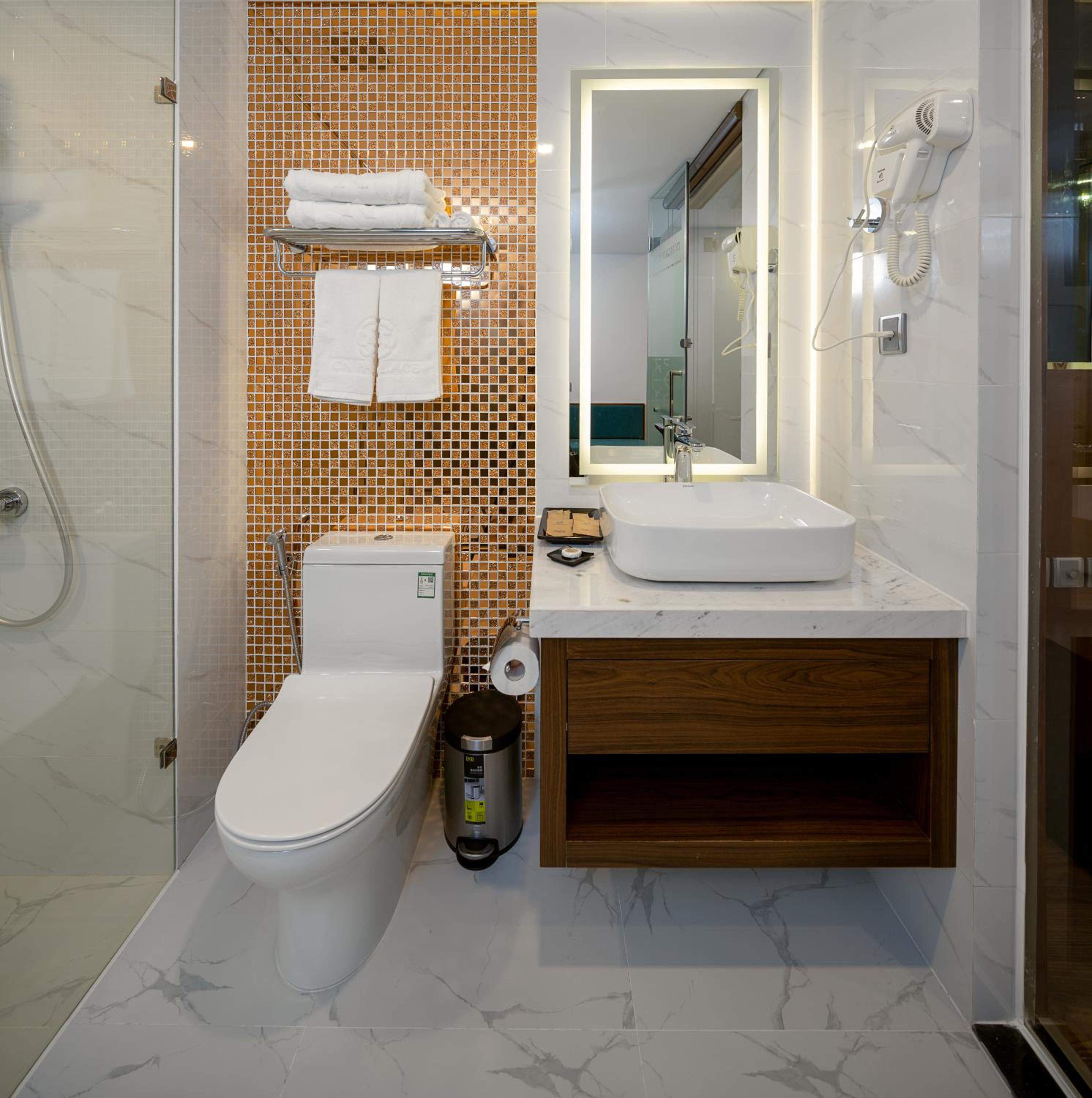 Deluxe Twin Room - Photo 10