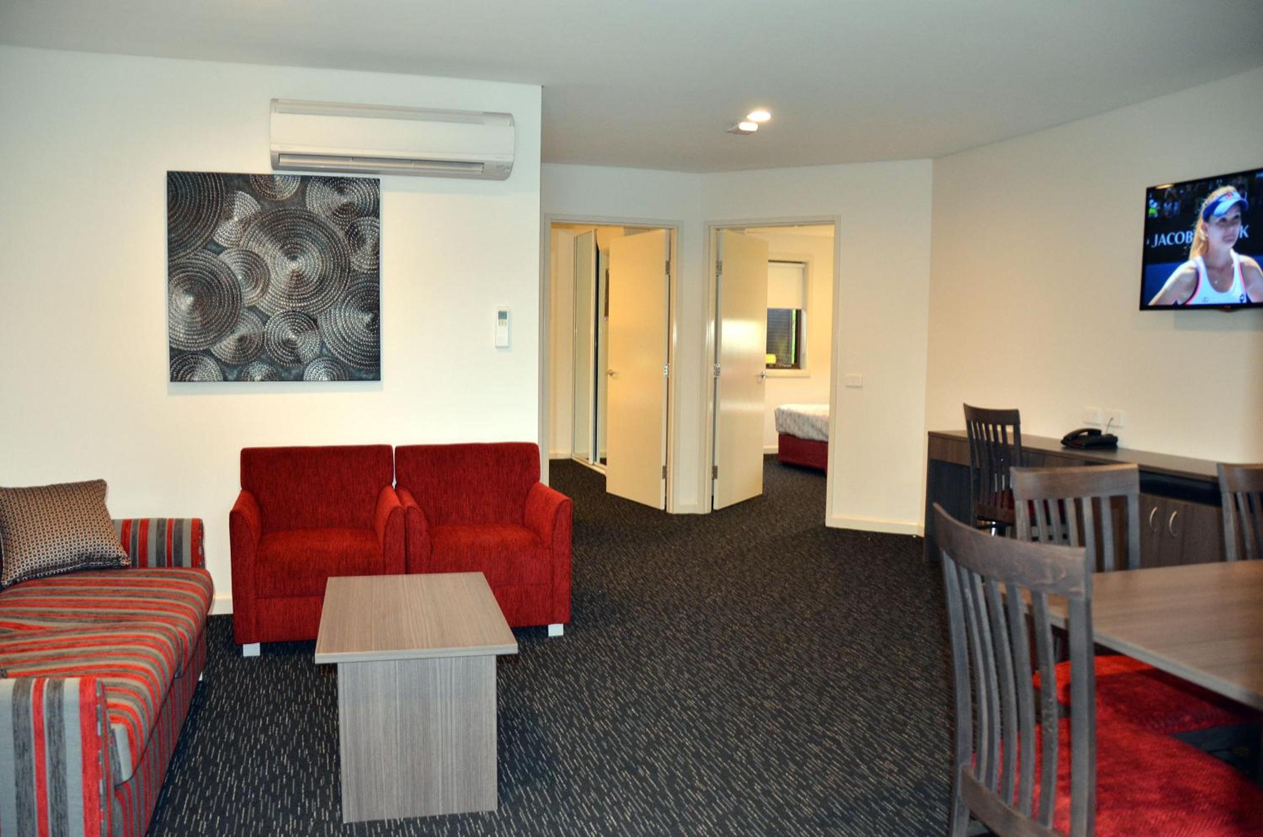 Luxury Apartment - Photo 4