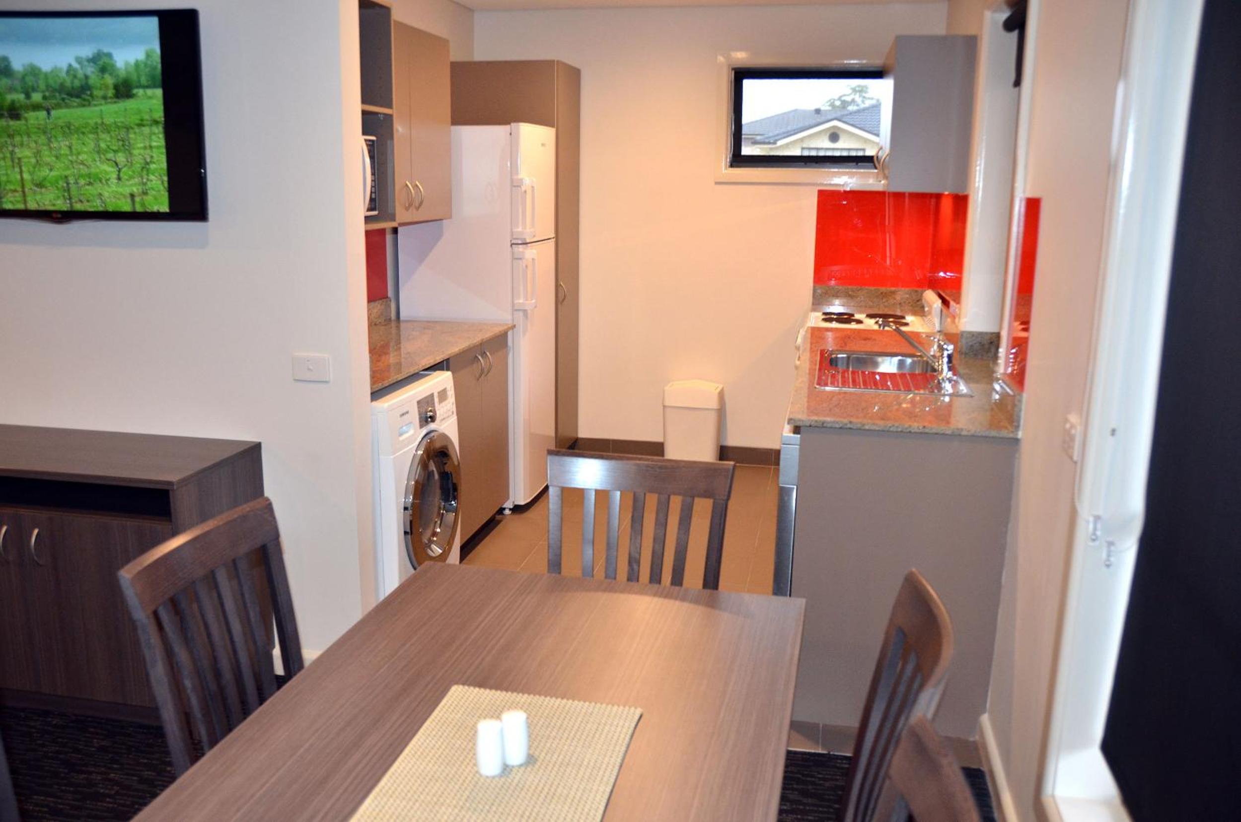 Luxury Apartment - Photo 5