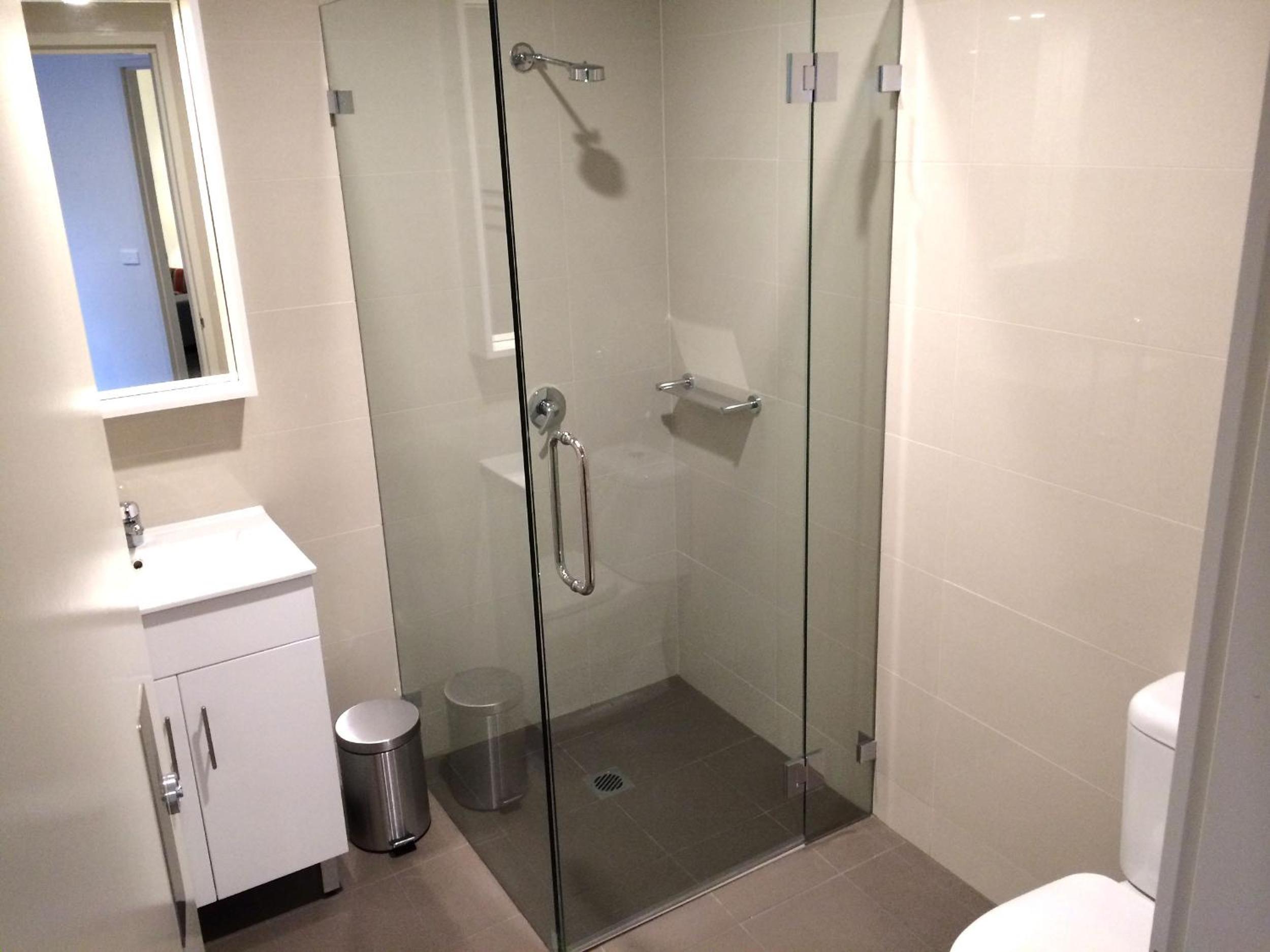 Luxury Apartment - Photo 7