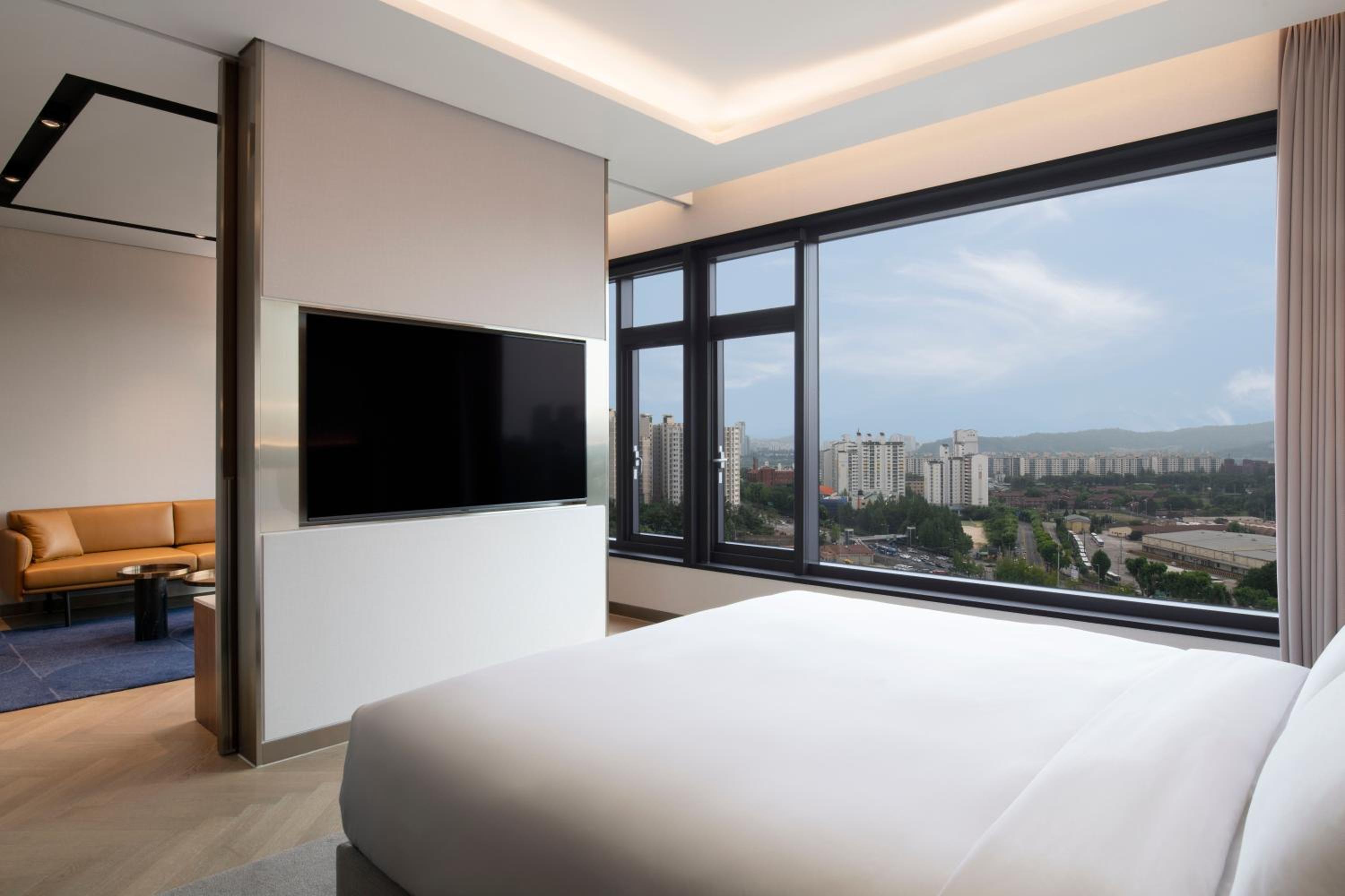 City King Suite - Photo 5