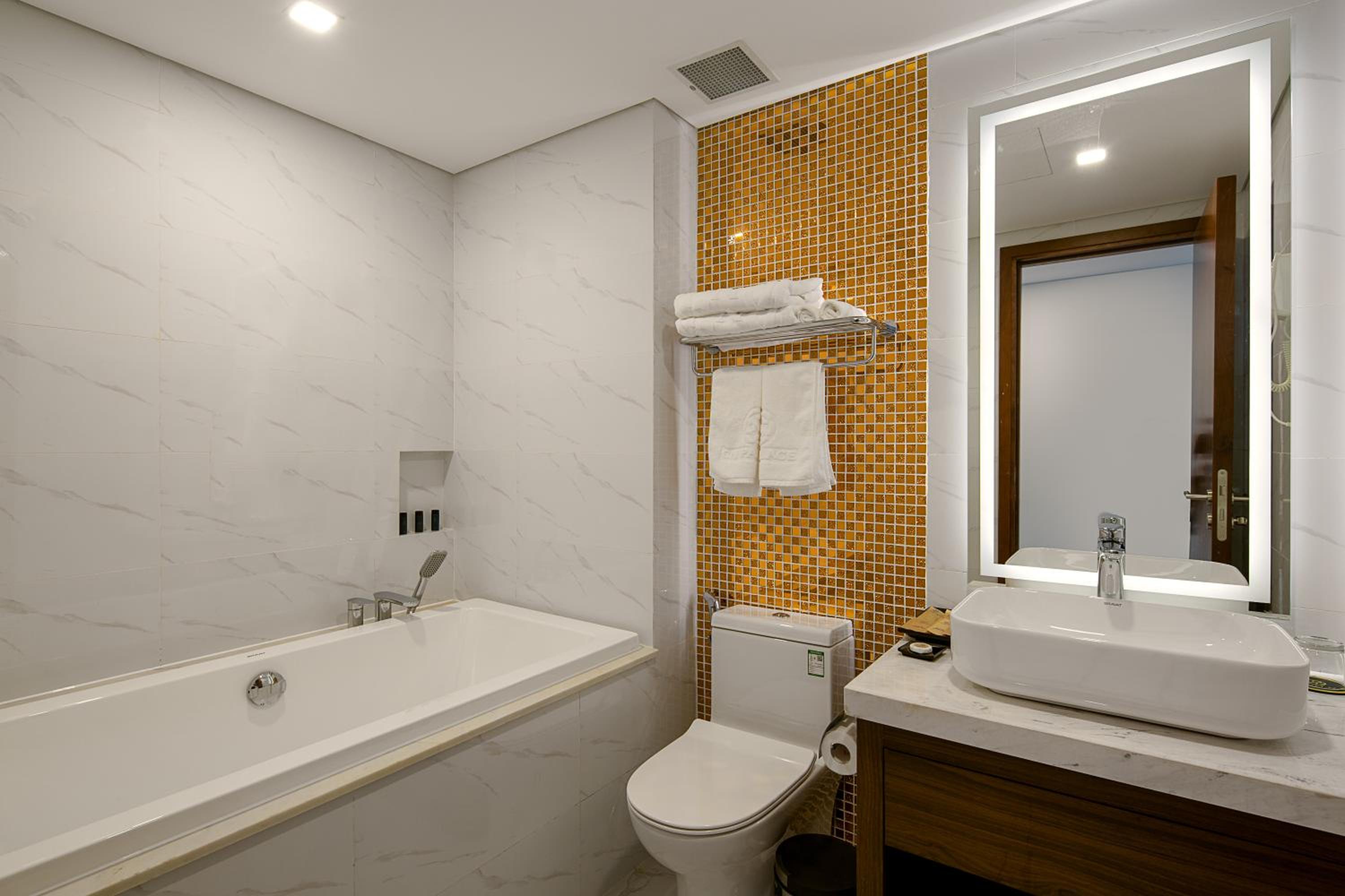 Suite with Sea View - Photo 2