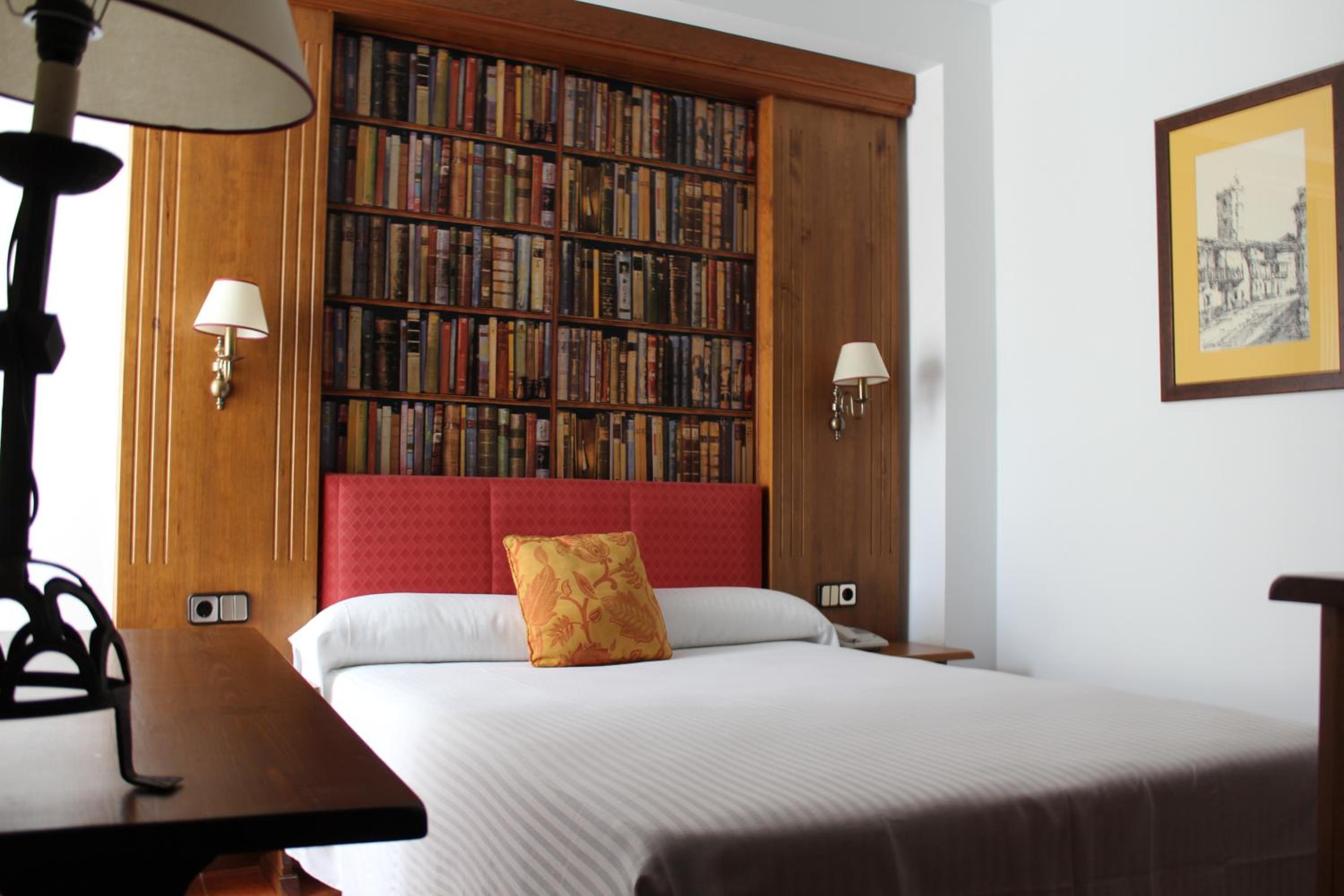 Standard Double or Twin Room - Photo 6